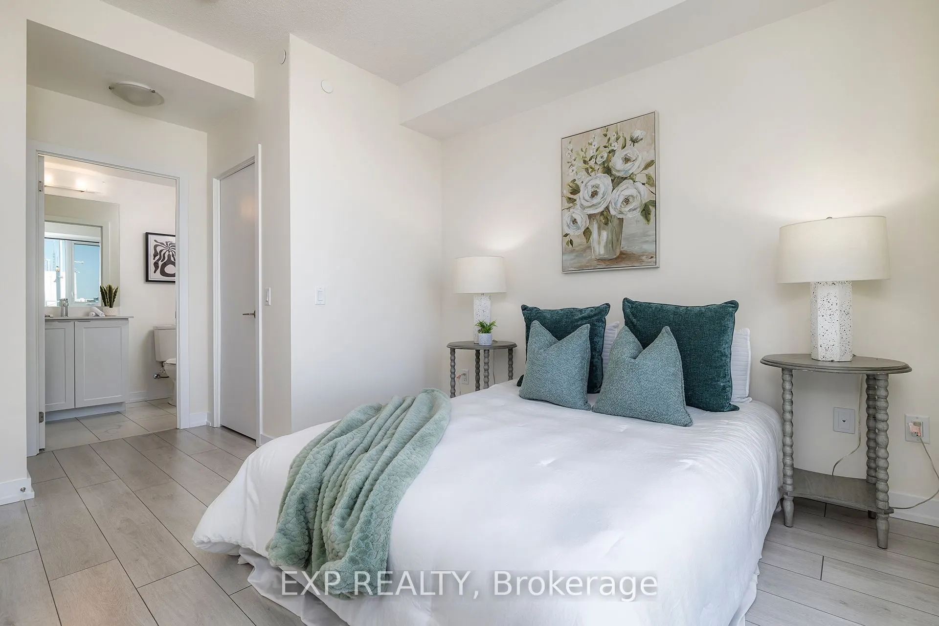 55 DUKE Street W, #1401