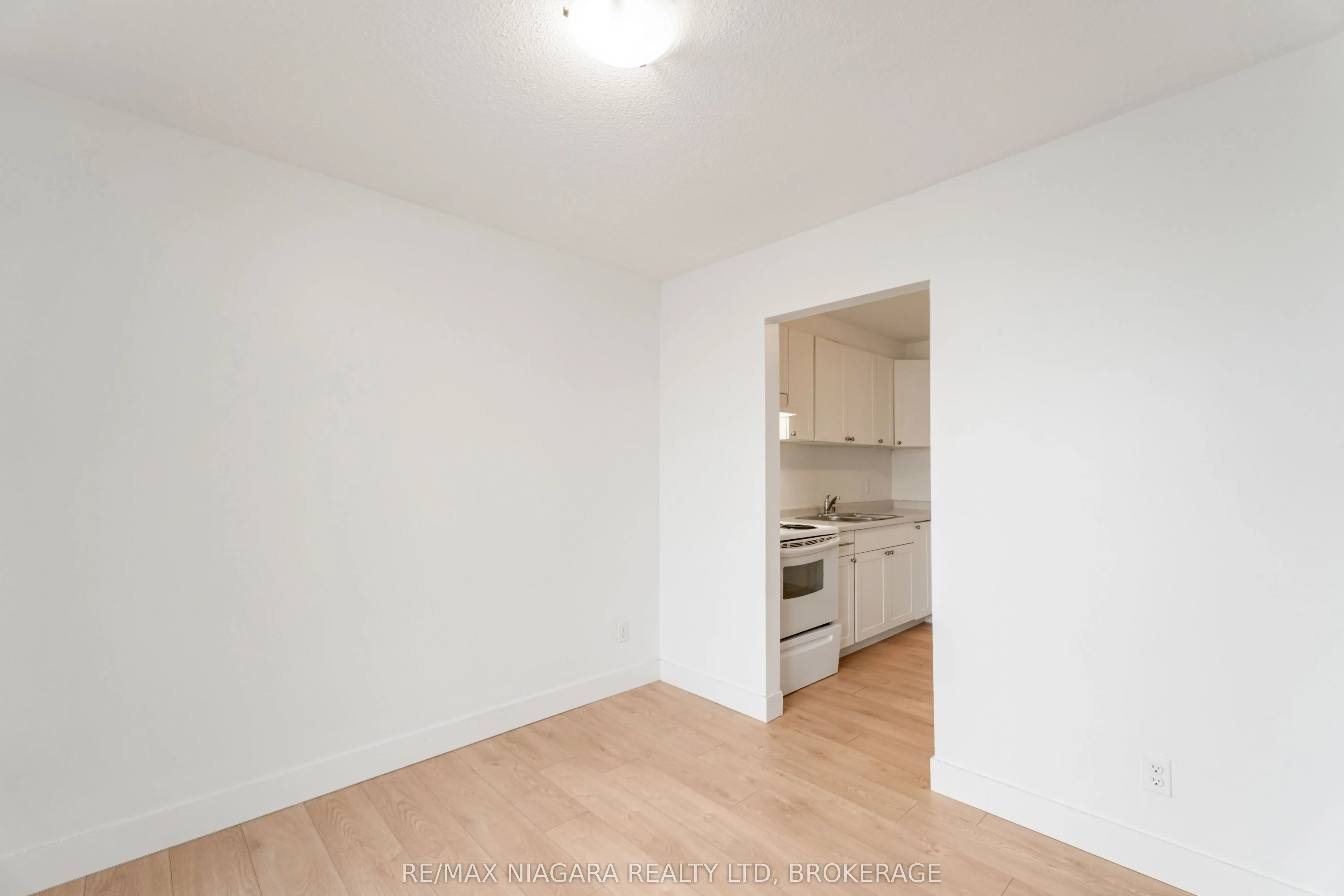 100 Brownleigh Avenue, #112