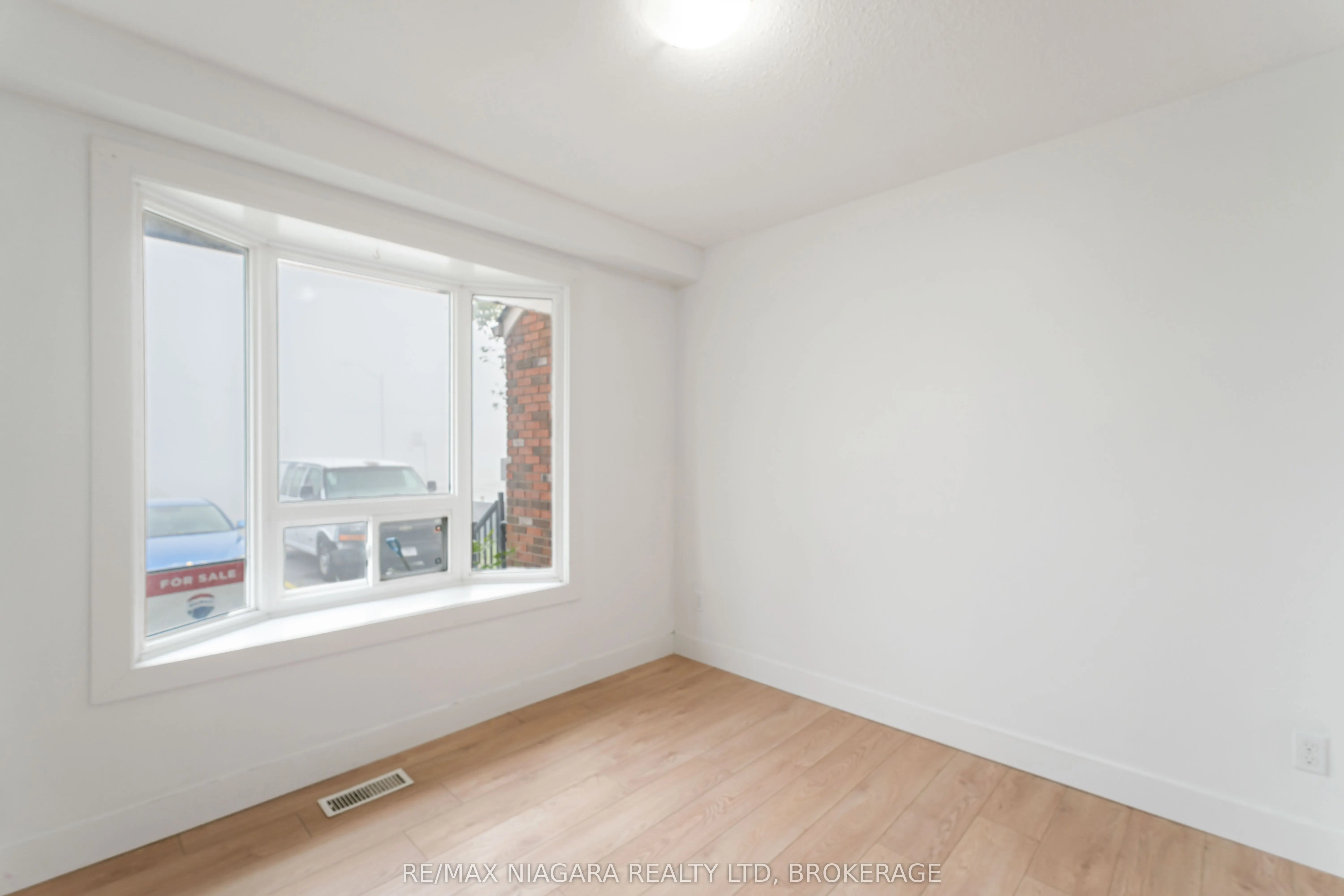 100 Brownleigh Avenue, #112