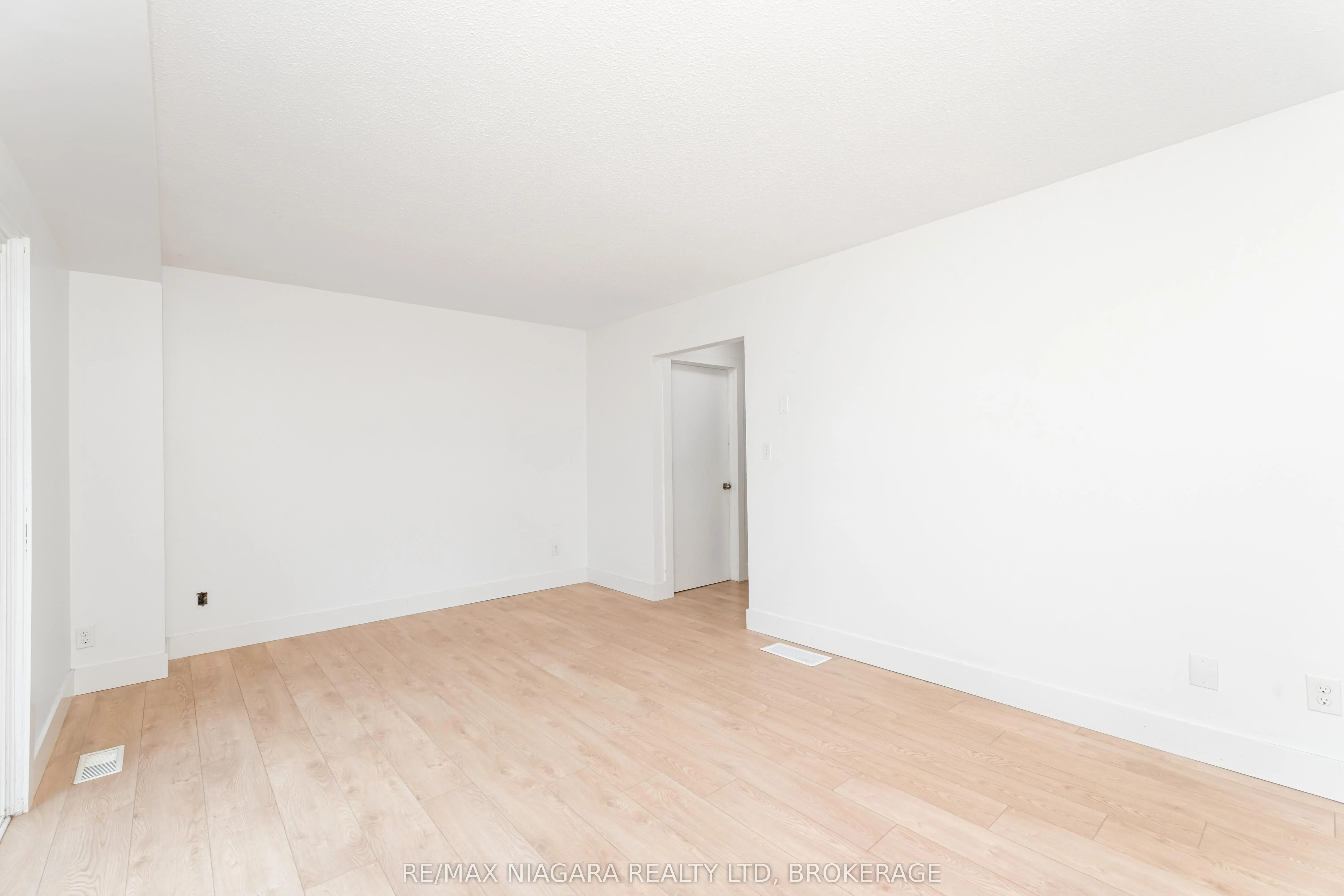 100 Brownleigh Avenue, #112