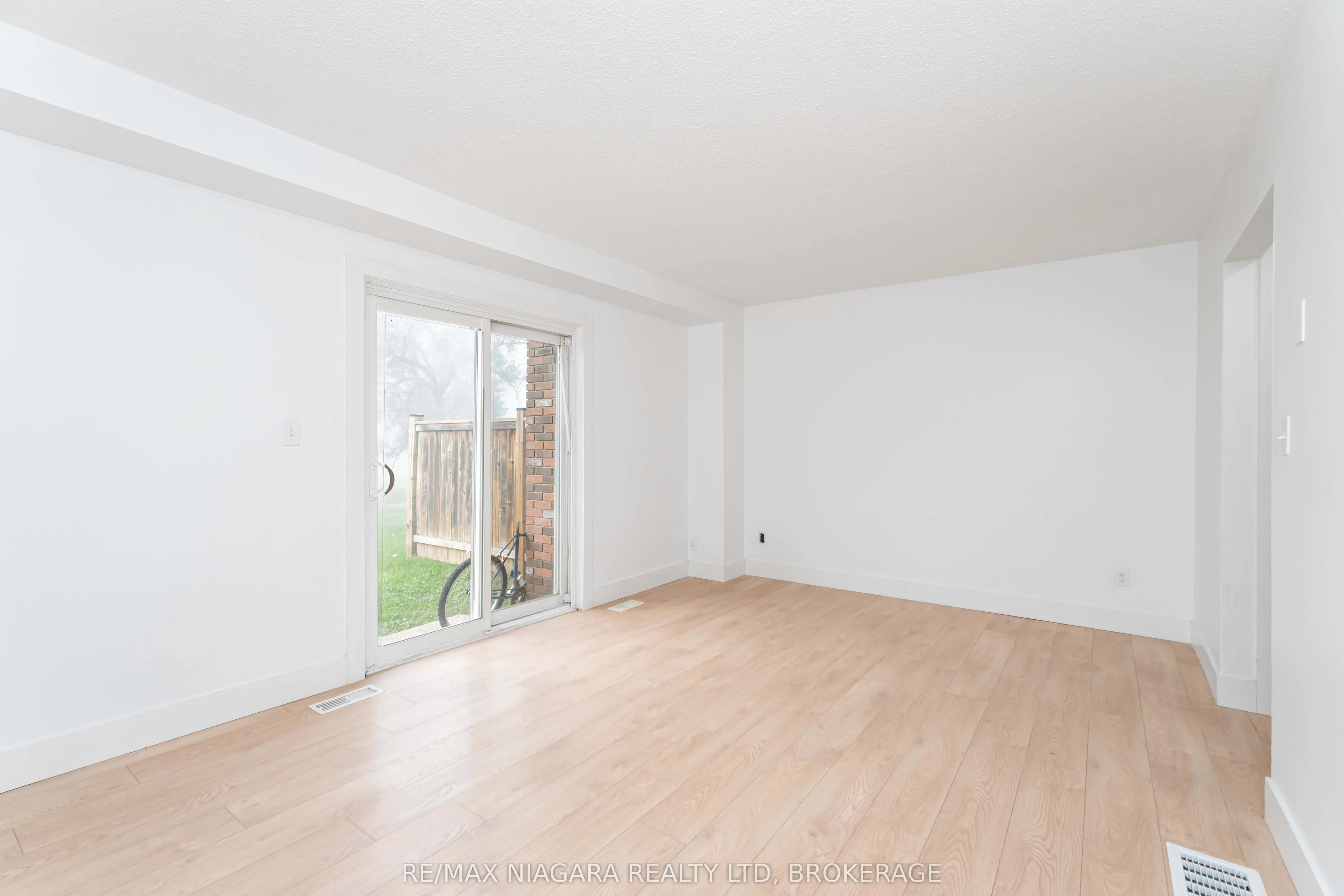 100 Brownleigh Avenue, #112