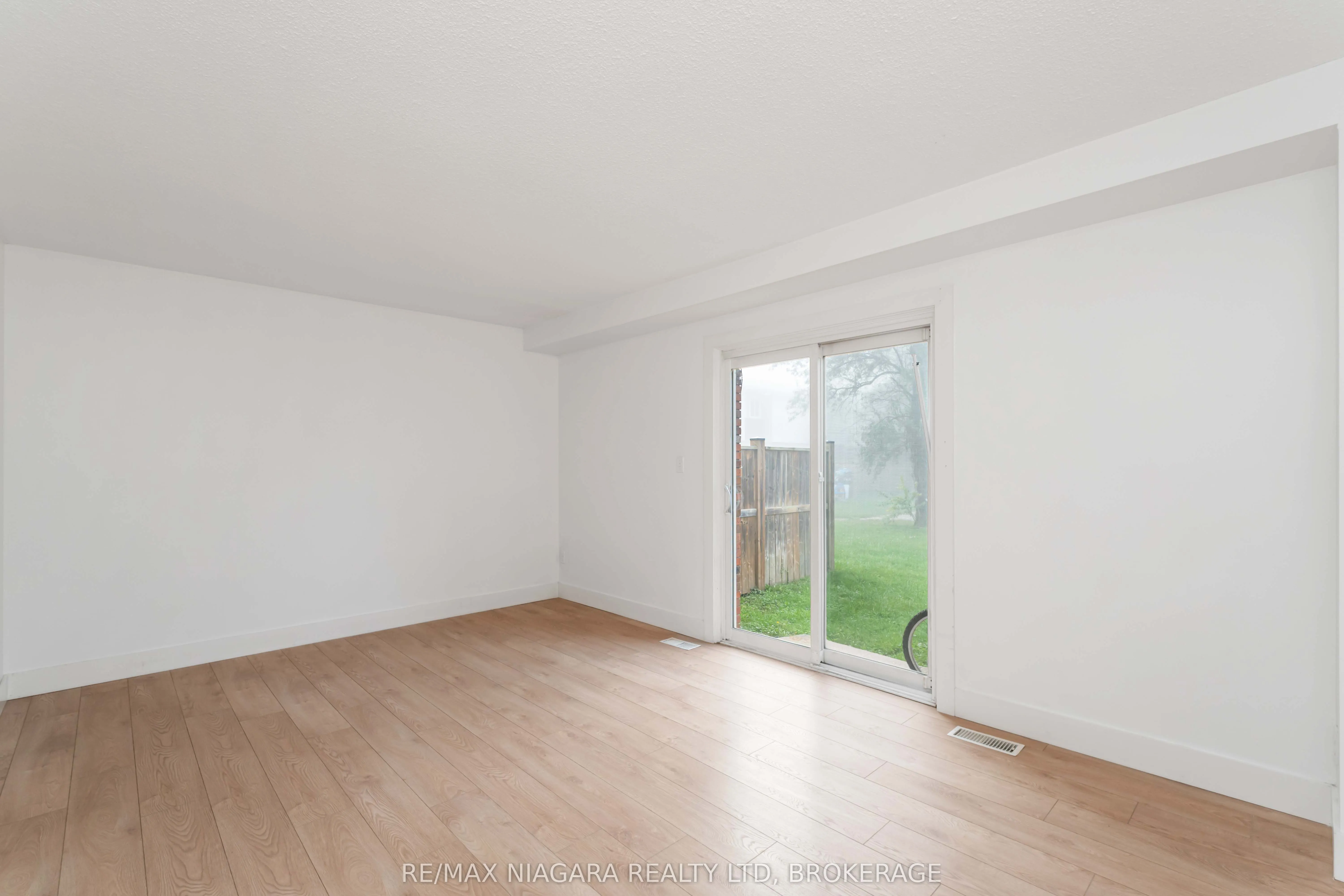 100 Brownleigh Avenue, #112