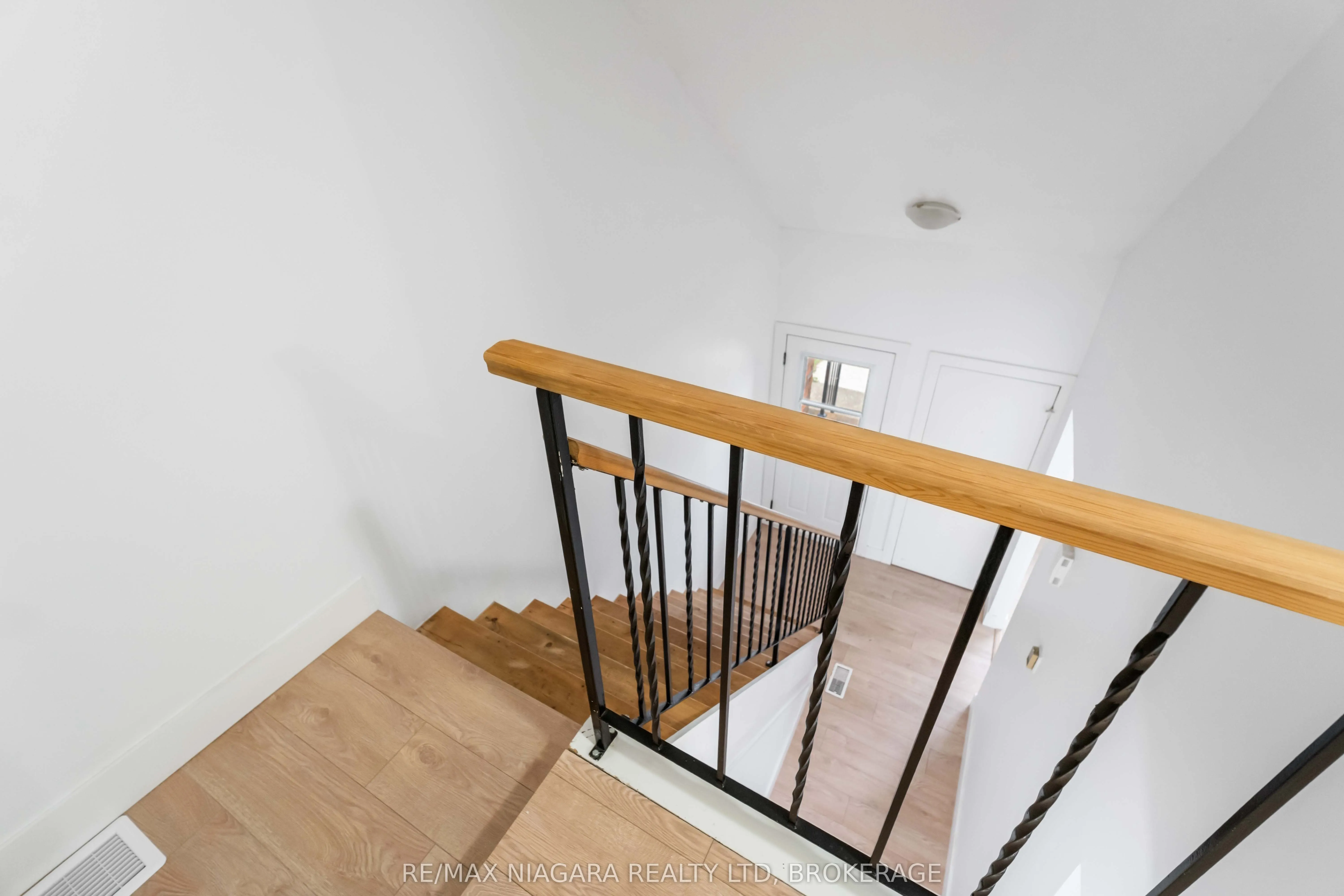 100 Brownleigh Avenue, #112