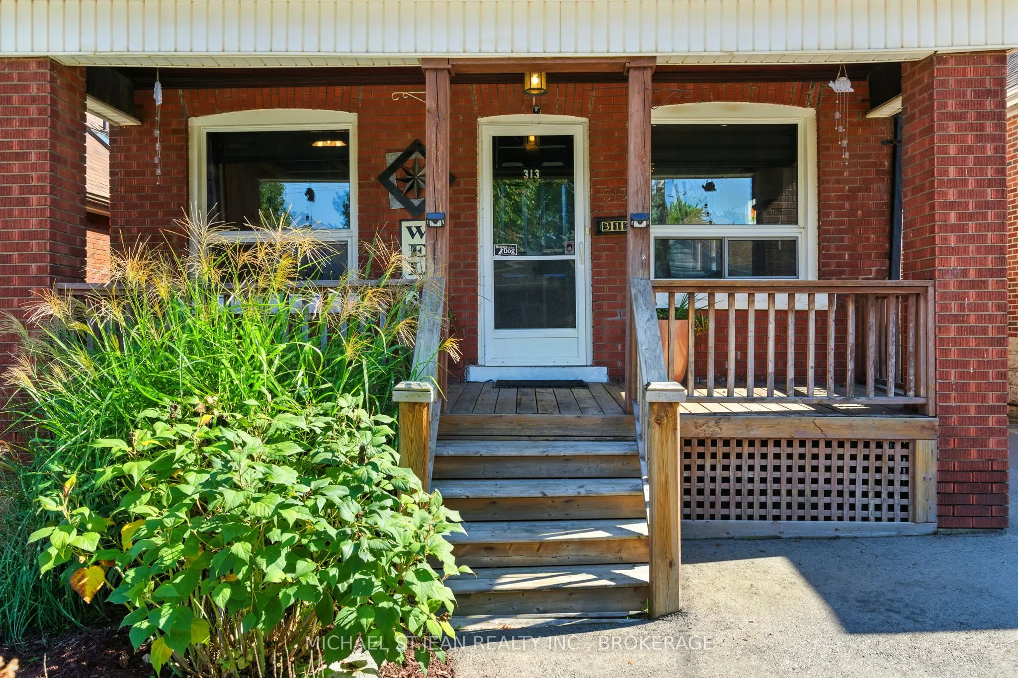 313 Graham Avenue S
