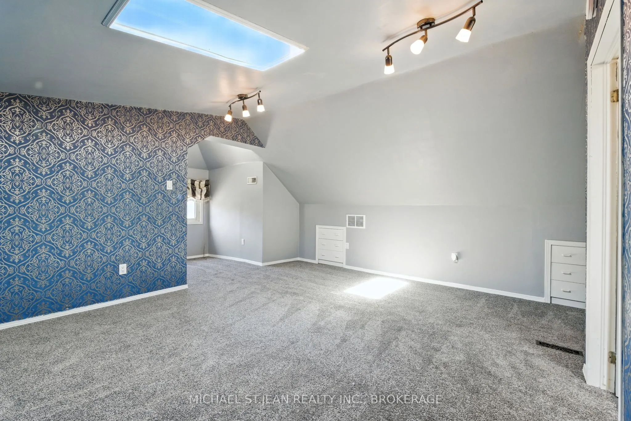 313 Graham Avenue S
