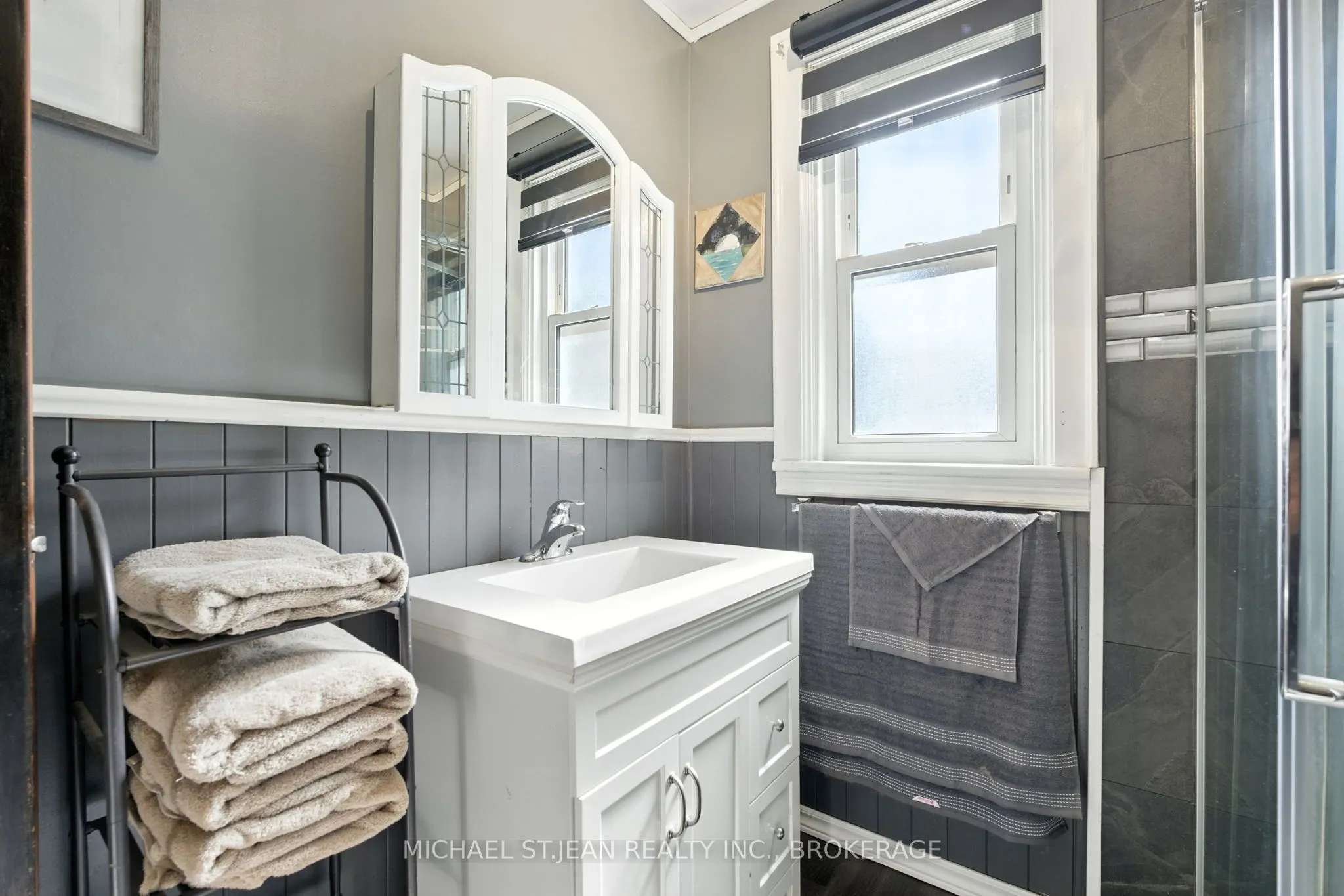 313 Graham Avenue S