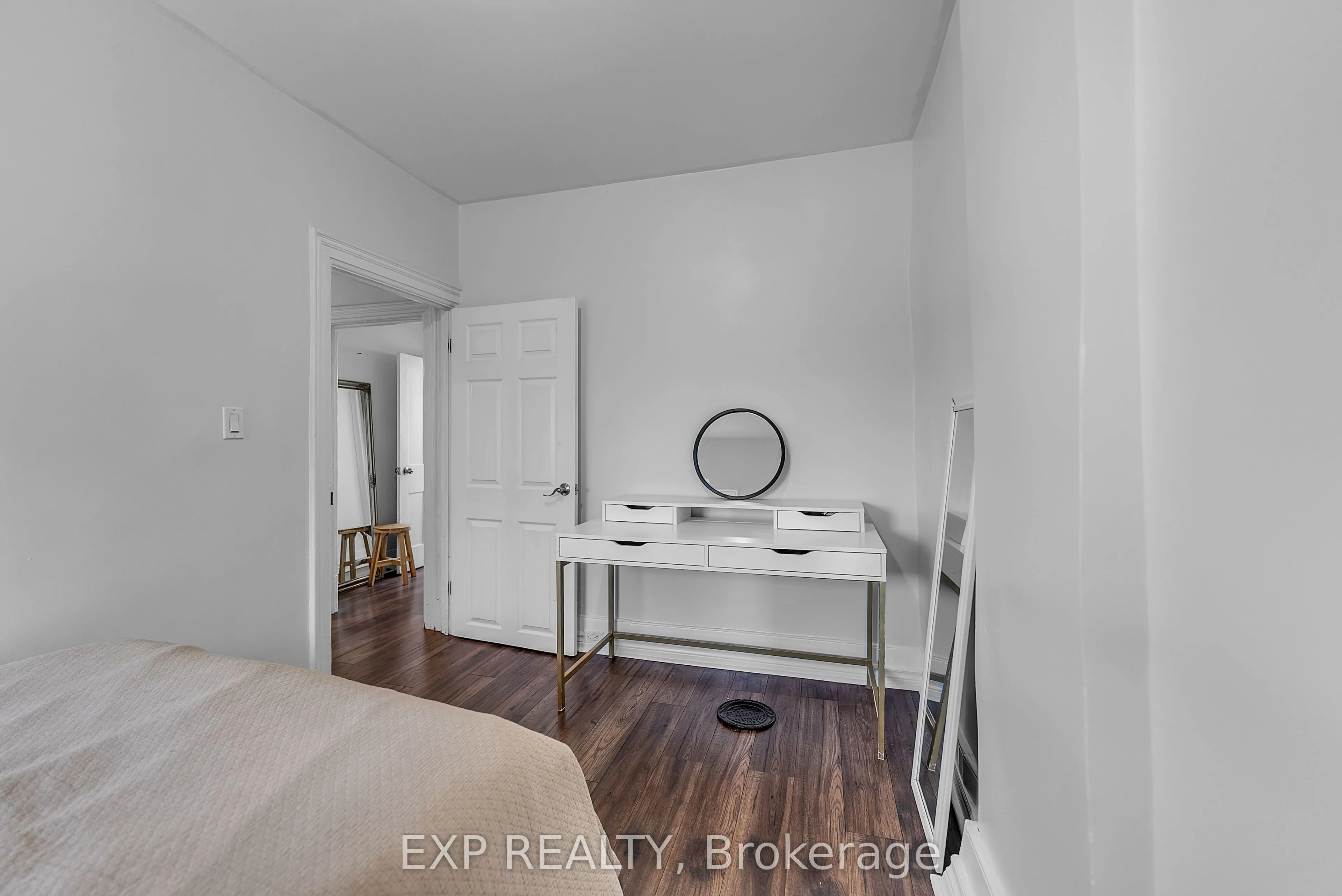 130 John Street S