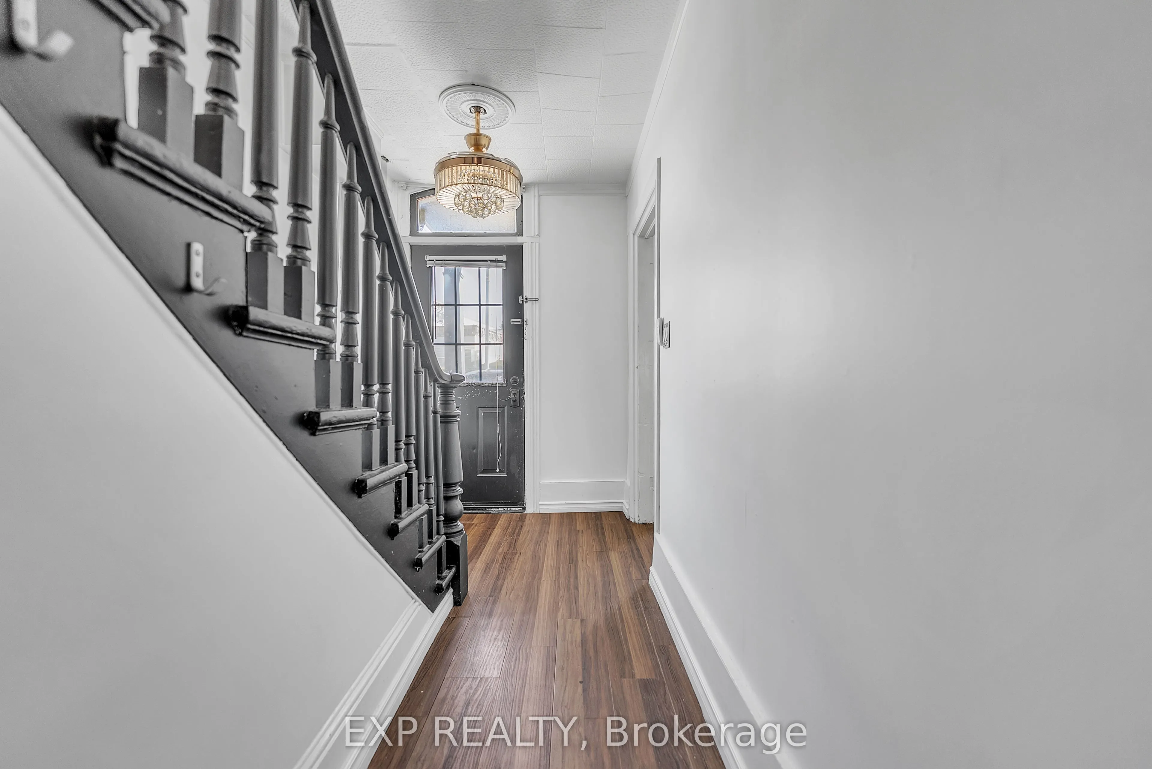 130 John Street S