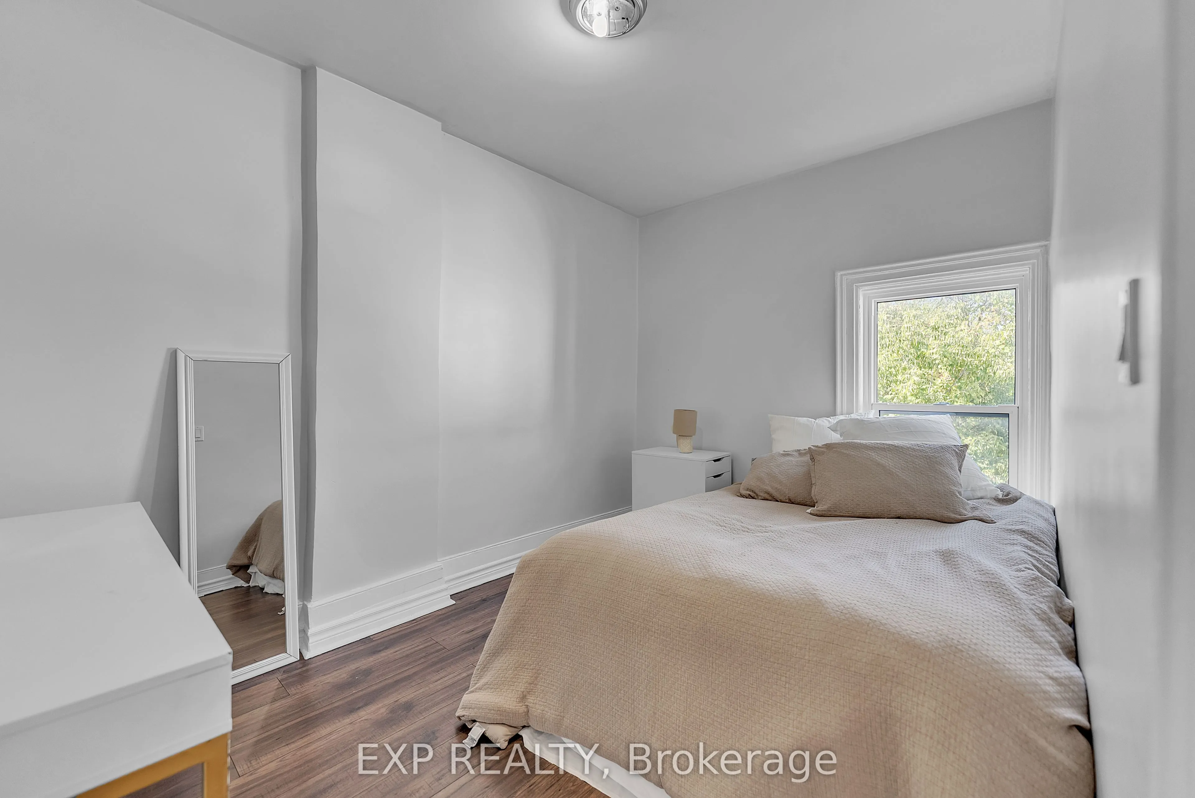 130 John Street S