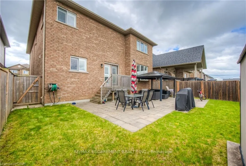 83 Boulder Crescent