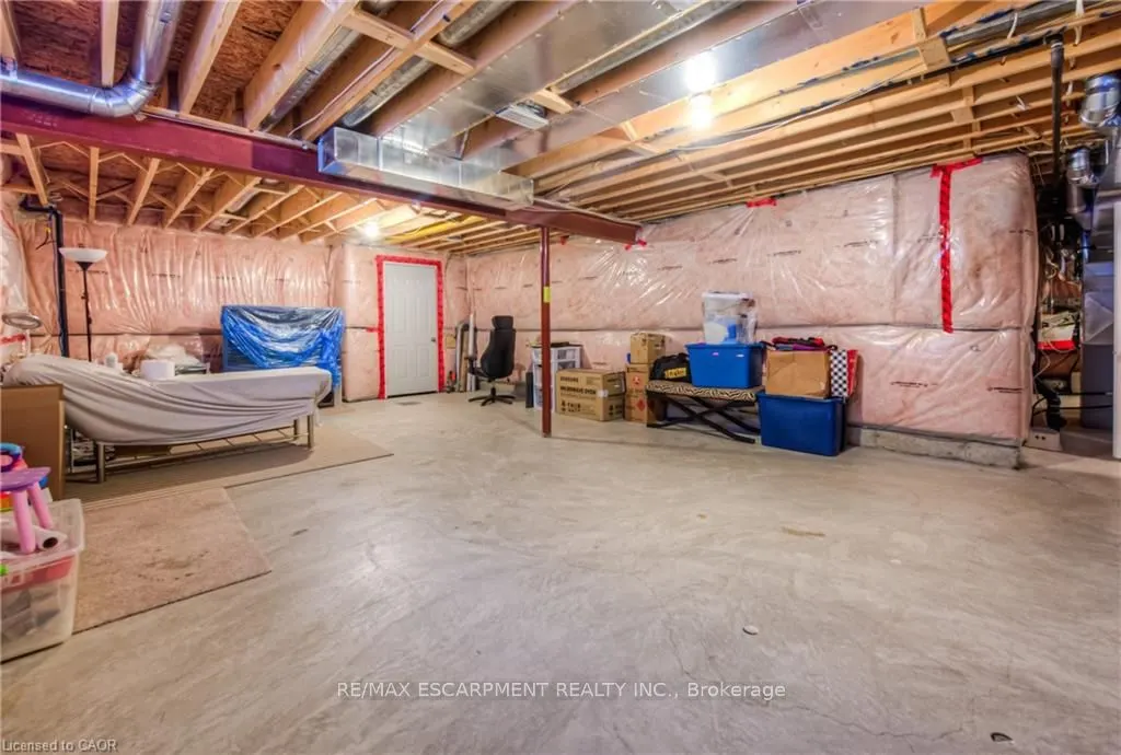 83 Boulder Crescent