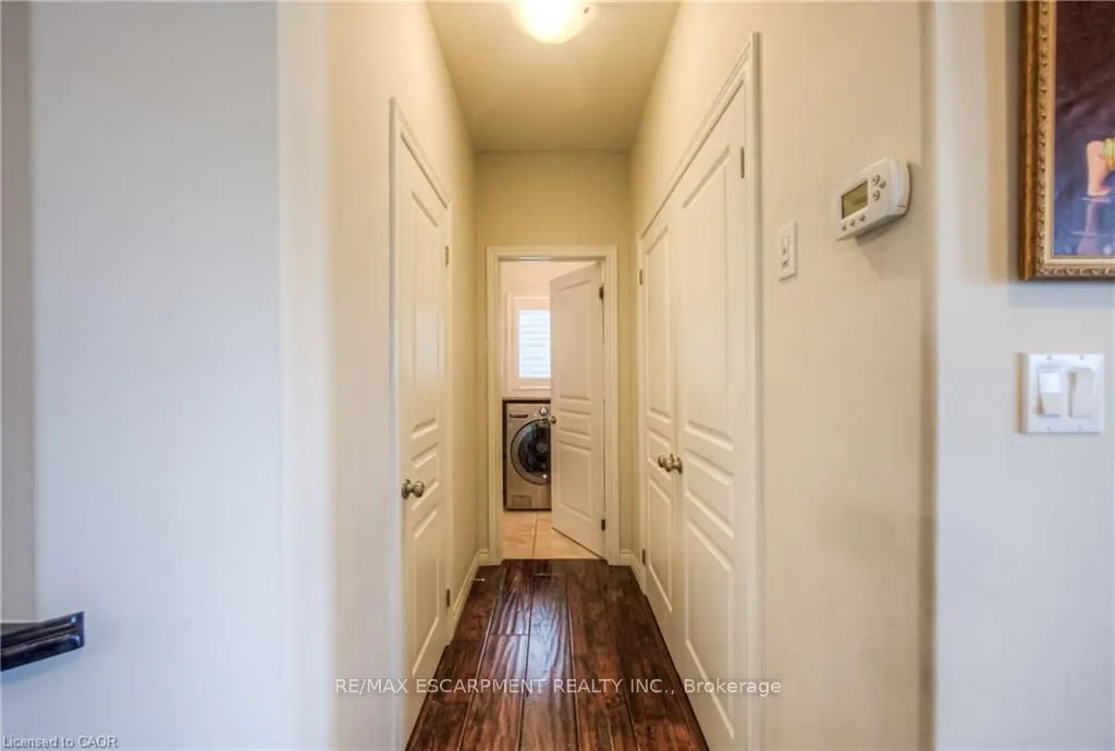 83 Boulder Crescent