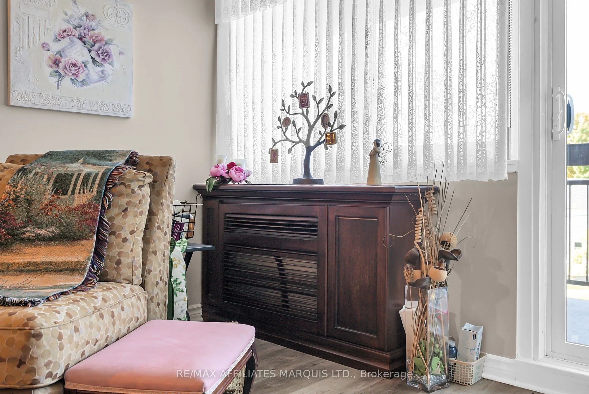 308 Second Street E, #302