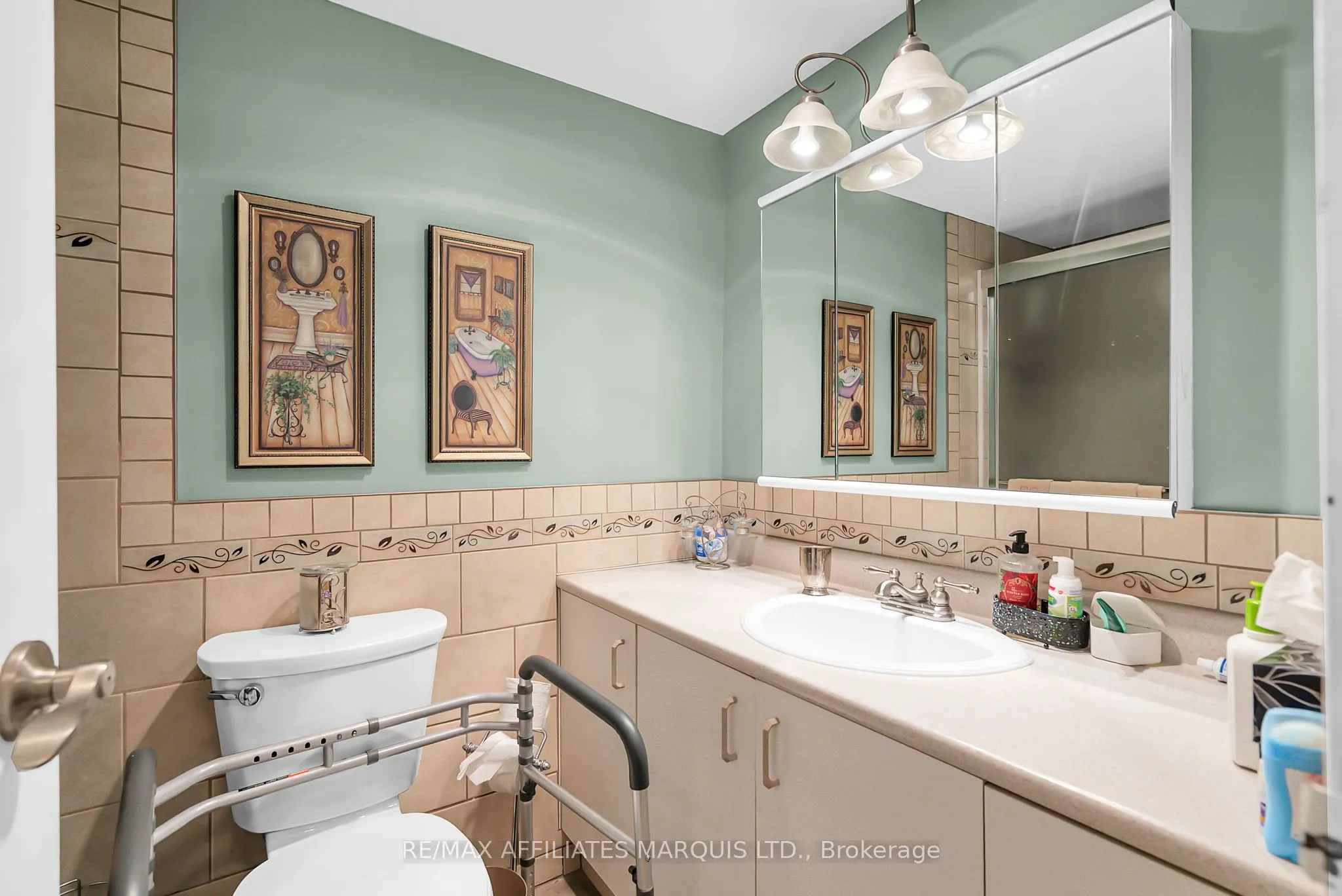308 Second Street E, #302