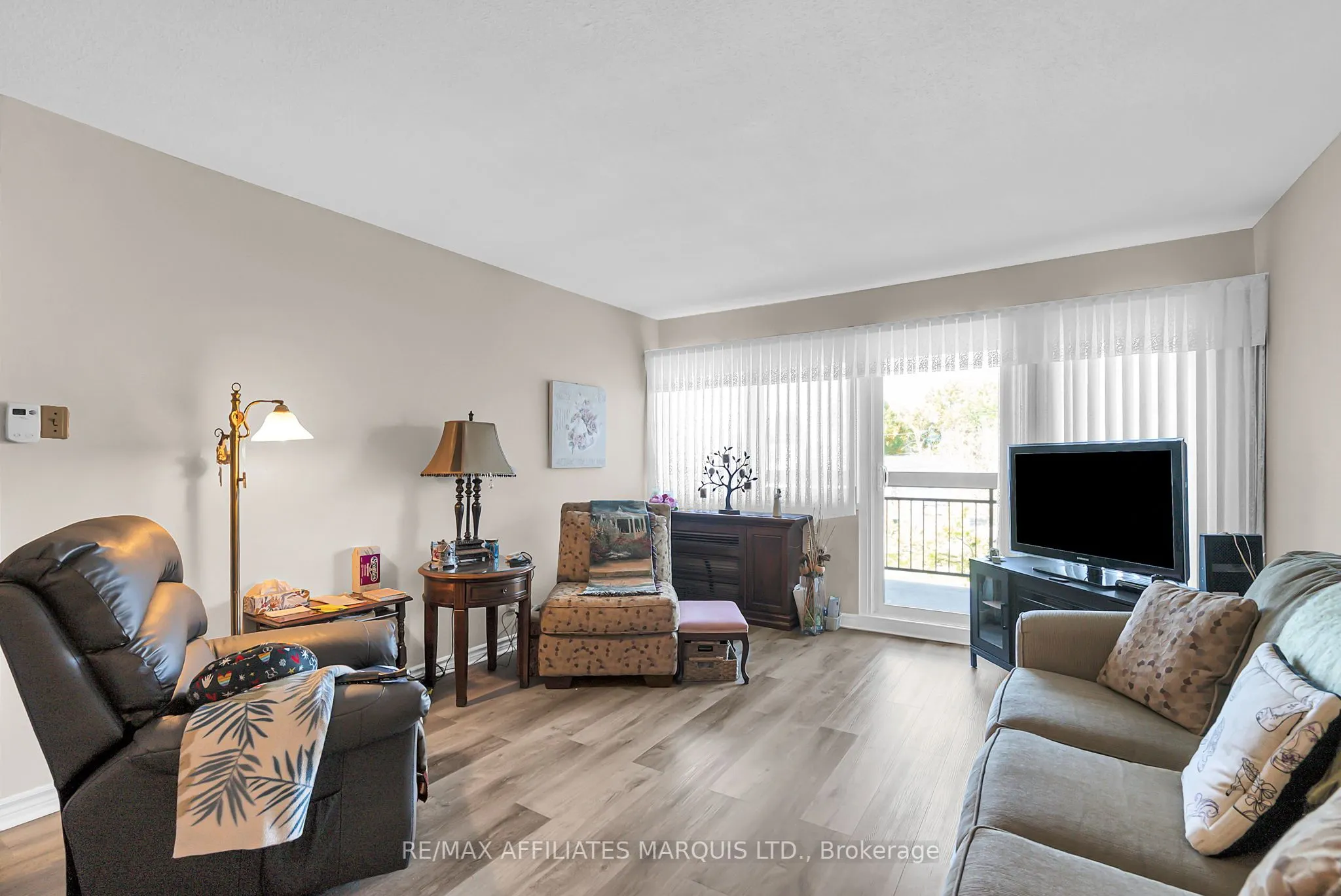 308 Second Street E, #302