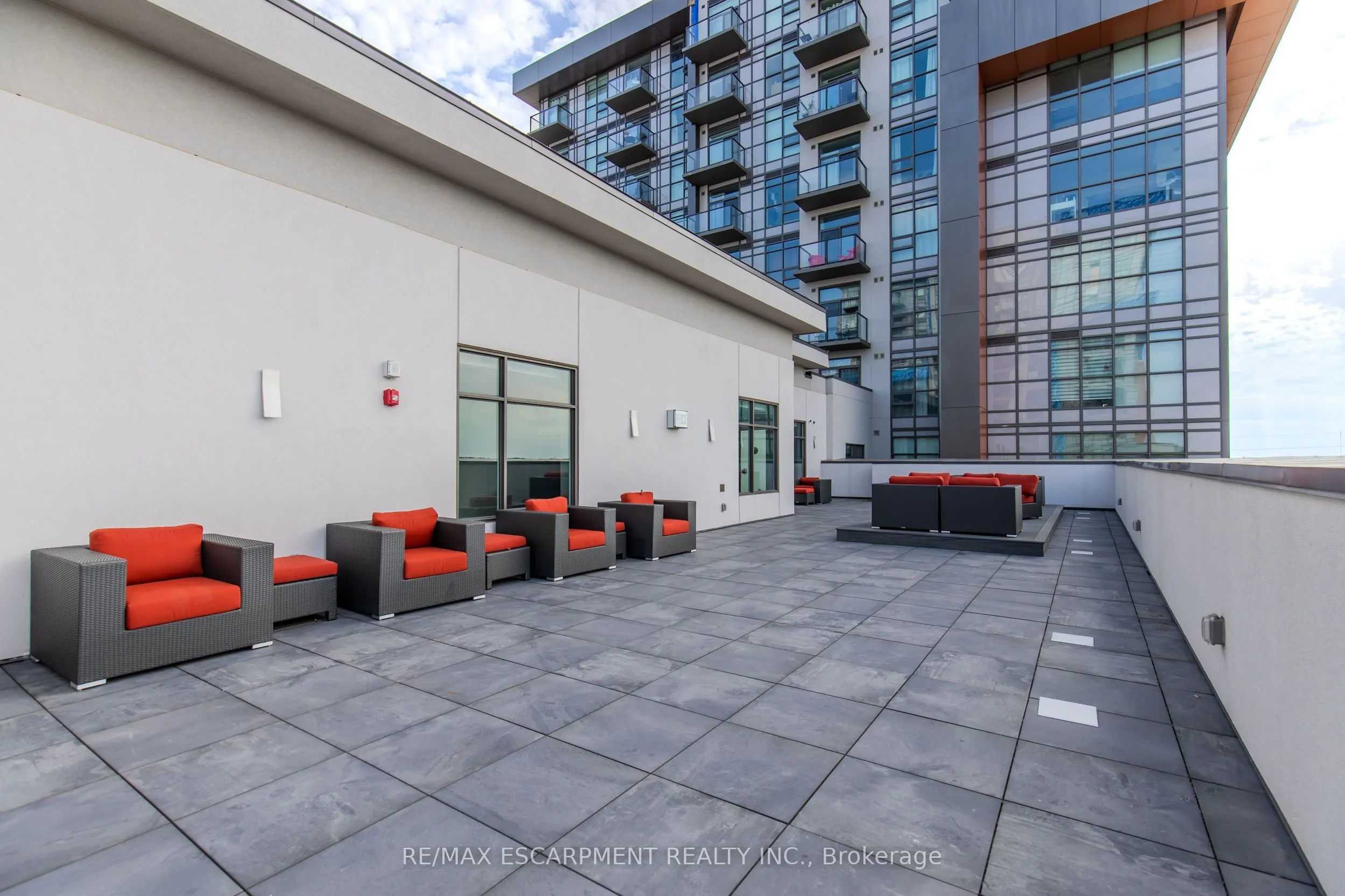 450 Dundas Street, #326
