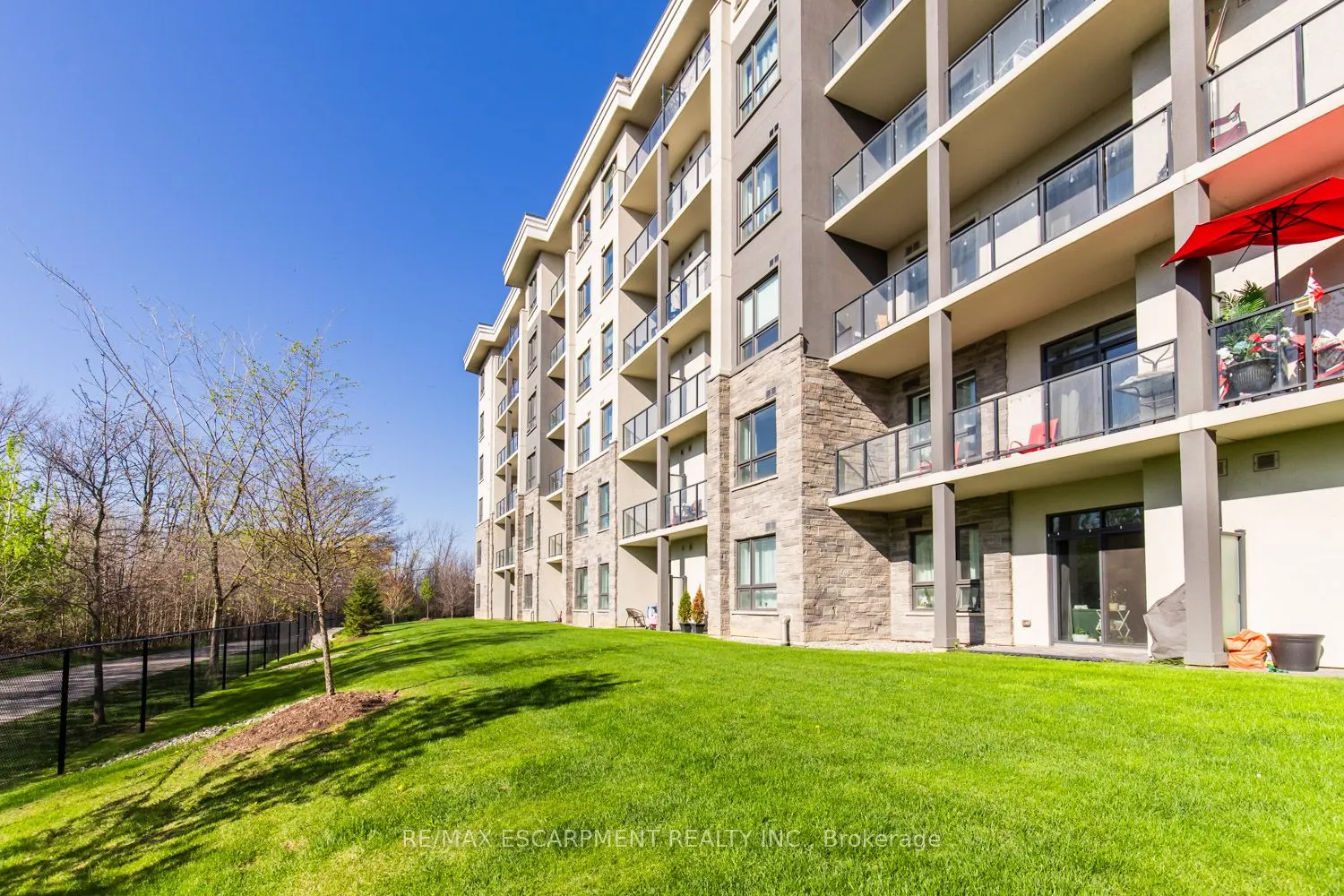 125 Shoreview Place, #116