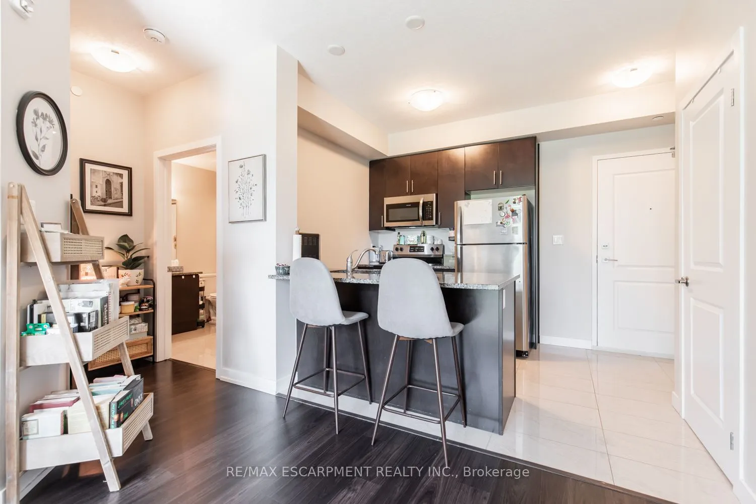 125 Shoreview Place, #116