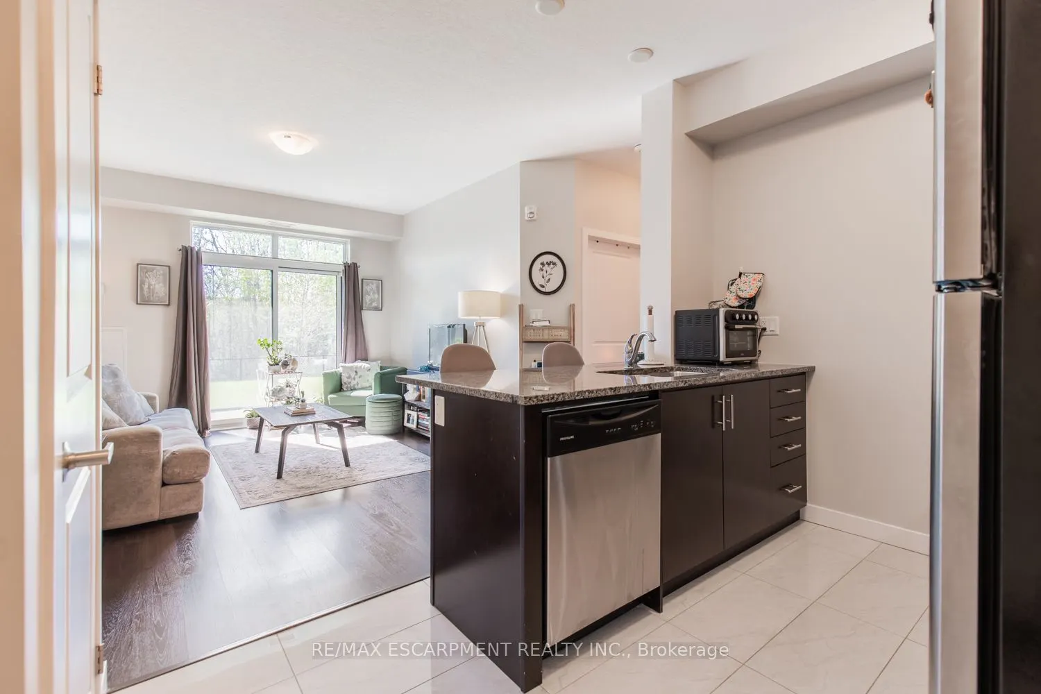 125 Shoreview Place, #116