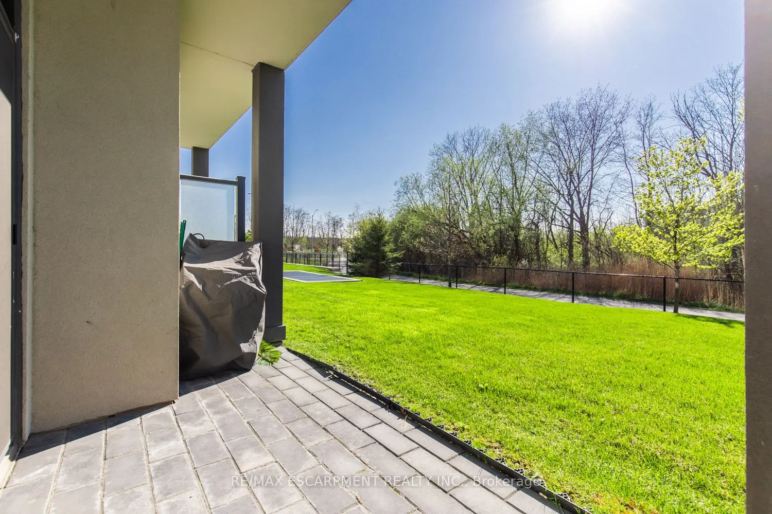 125 Shoreview Place, #116