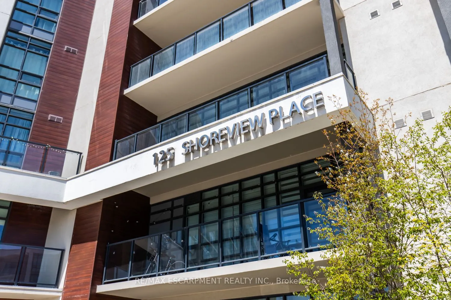 125 Shoreview Place, #116