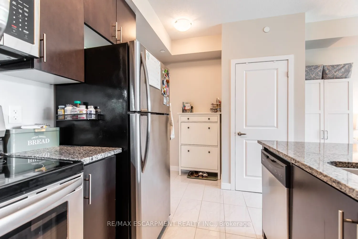 125 Shoreview Place, #116