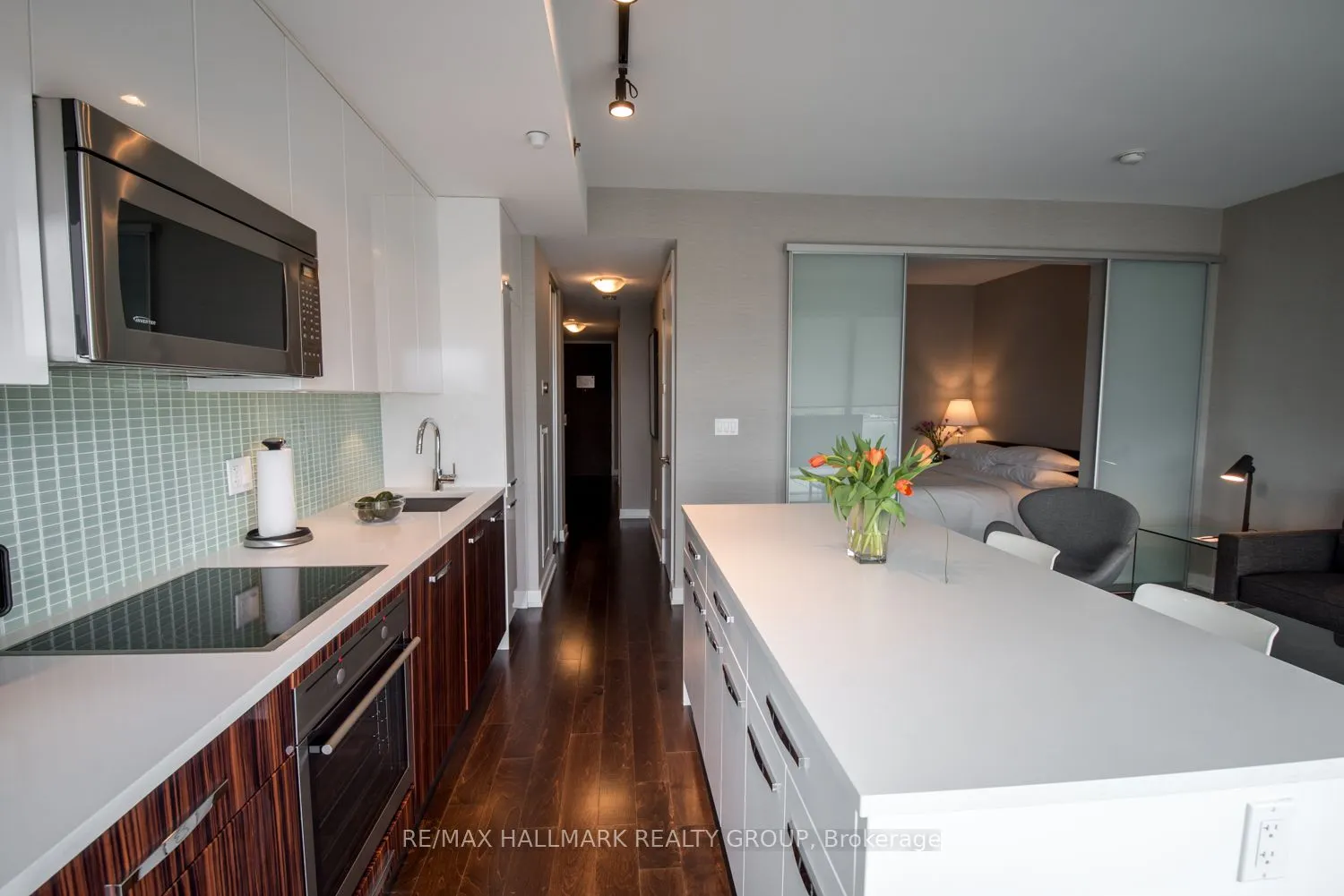 111 Champagne Avenue, #1902