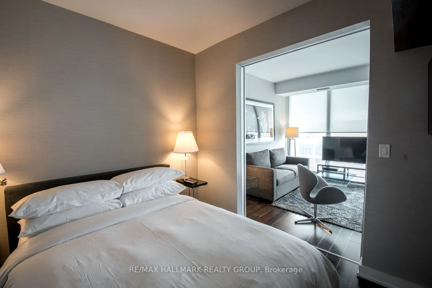 111 Champagne Avenue, #1902