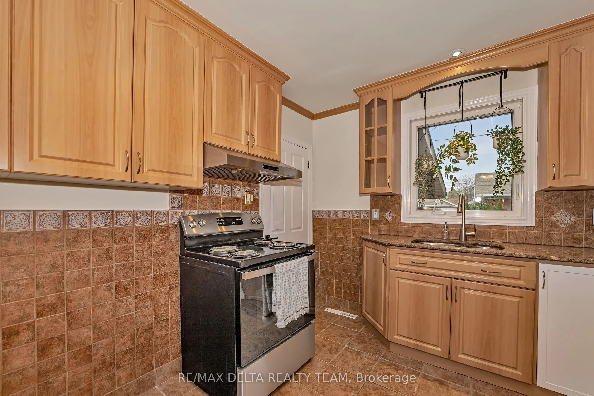 706 Smyth Road