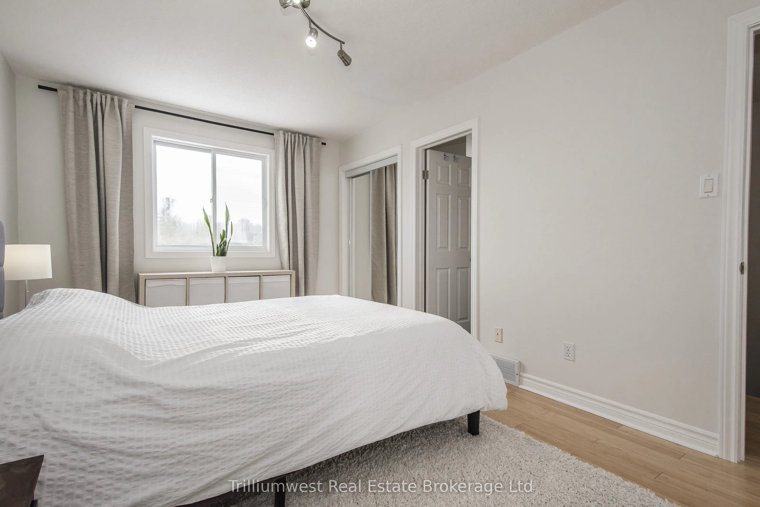 350 Erbsville Road, #7