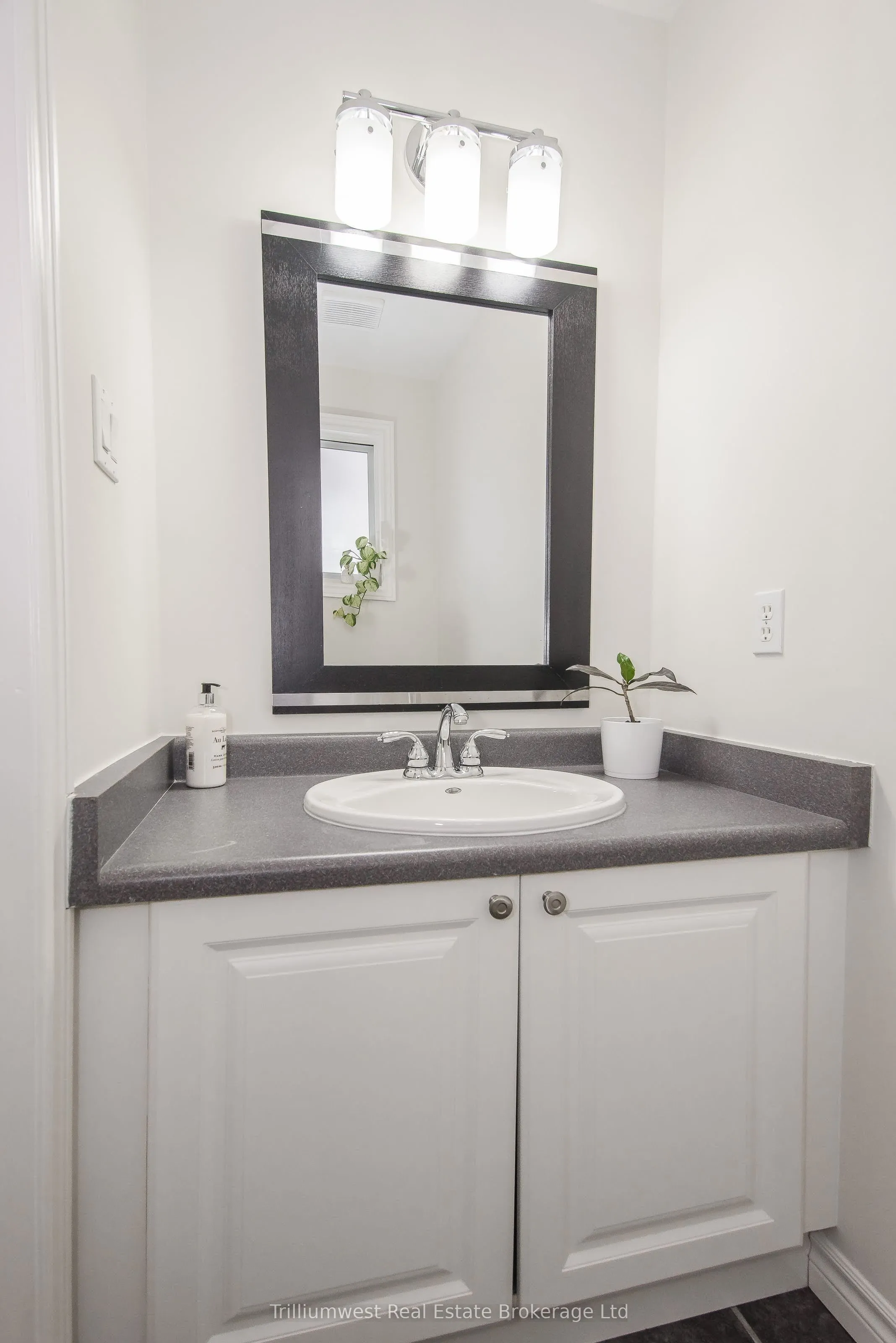 350 Erbsville Road, #7