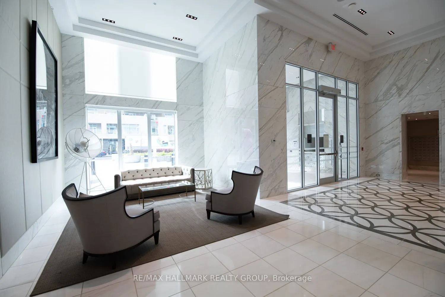 111 Champagne Avenue, #611