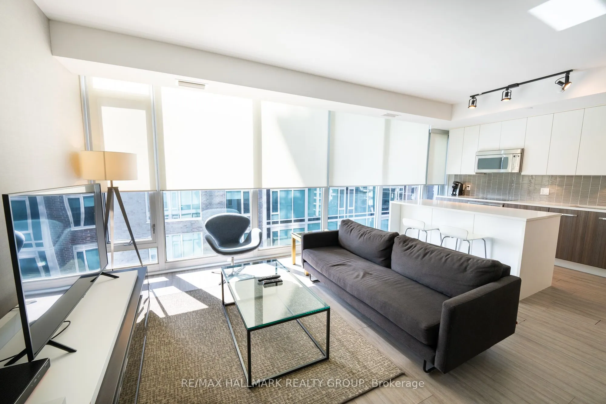 111 Champagne Avenue #611