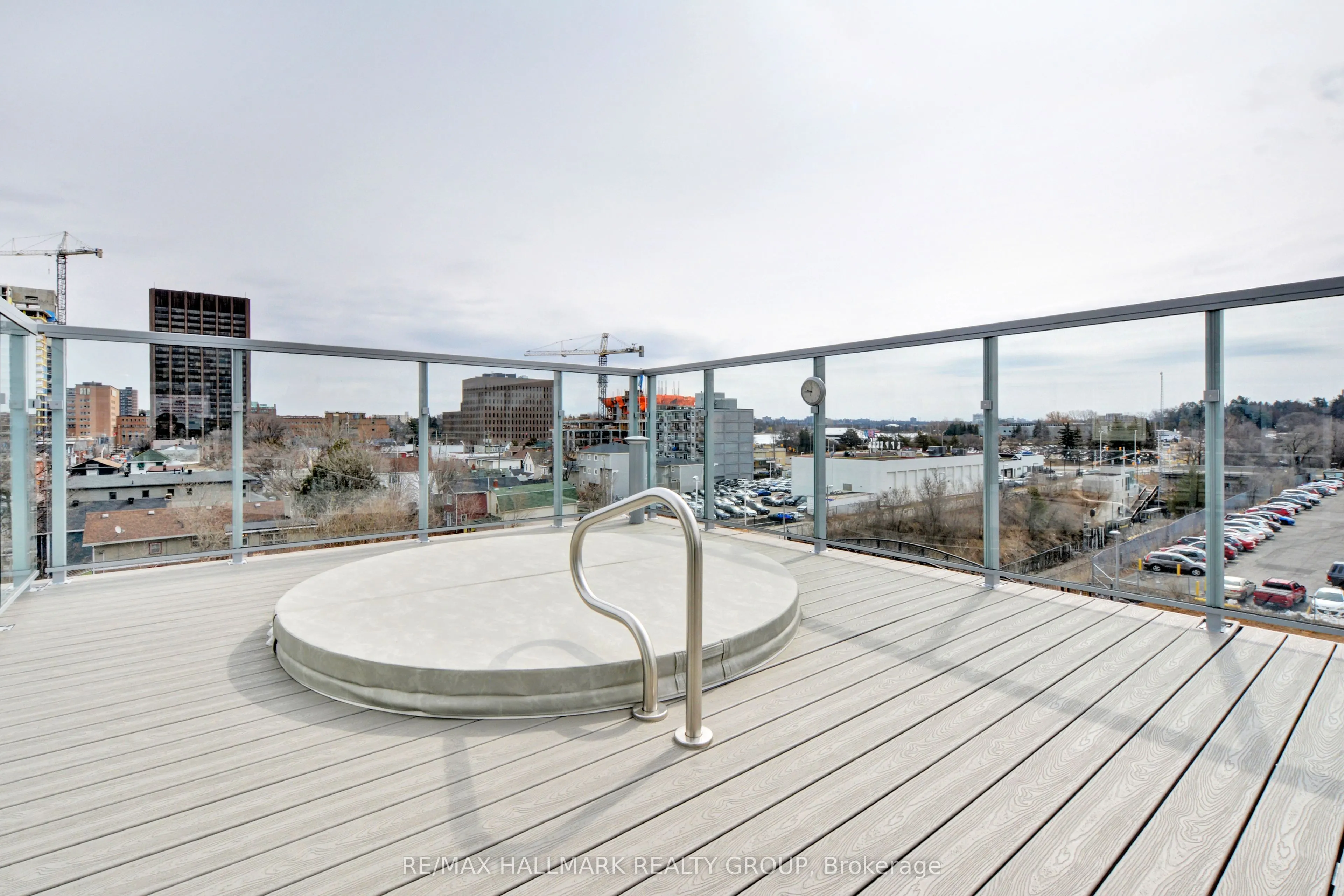 111 Champagne Avenue #611