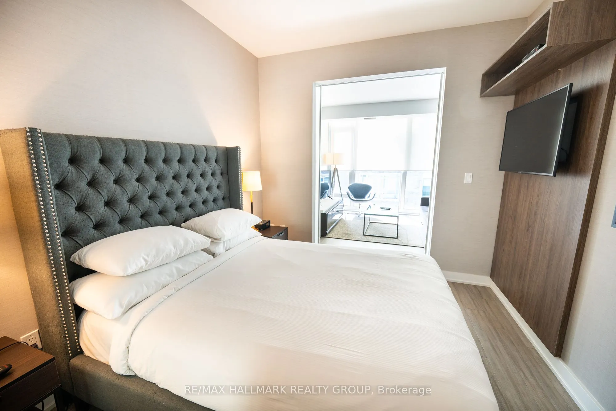 111 Champagne Avenue #611