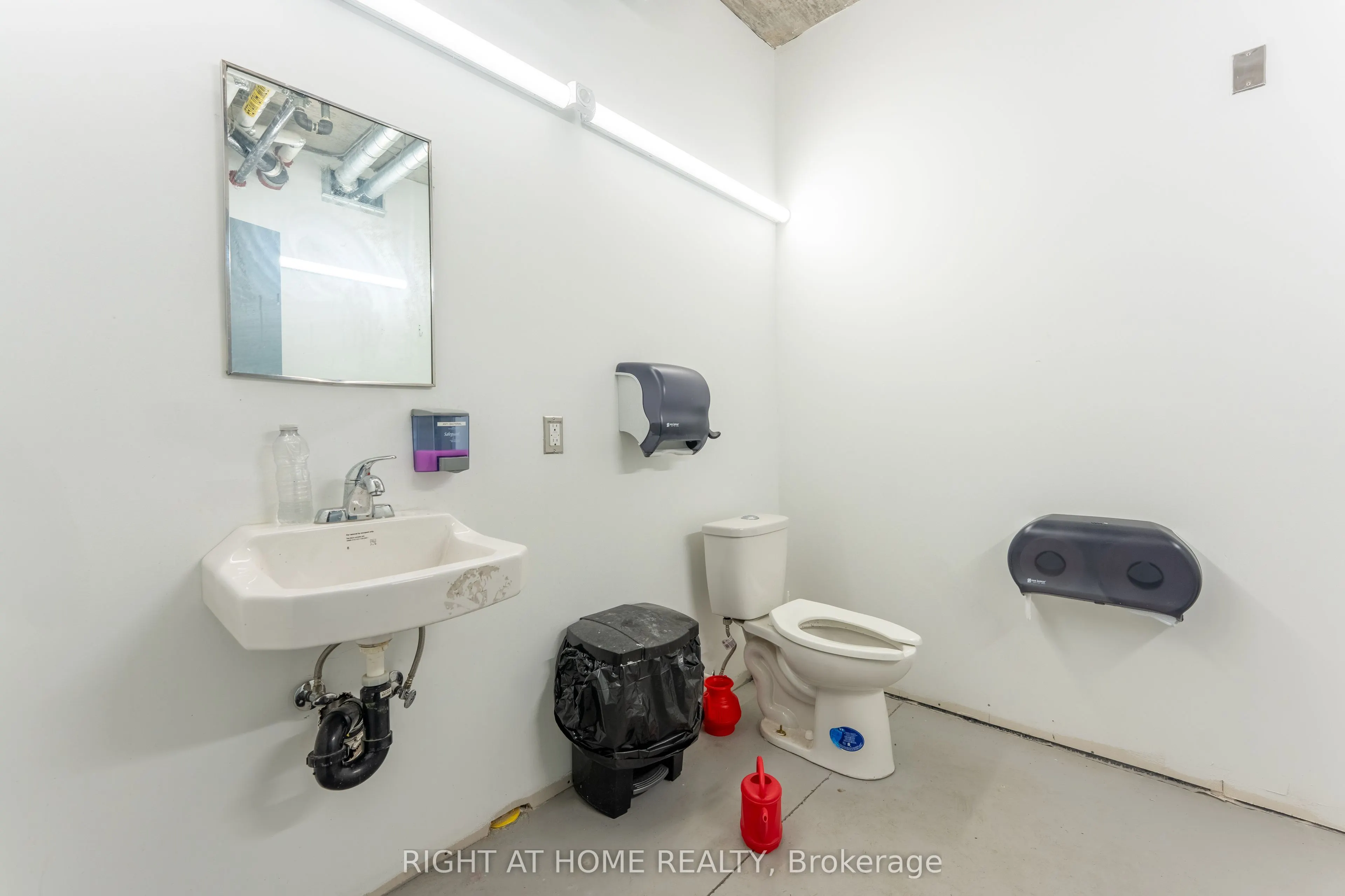 1637 BANK Street, #101