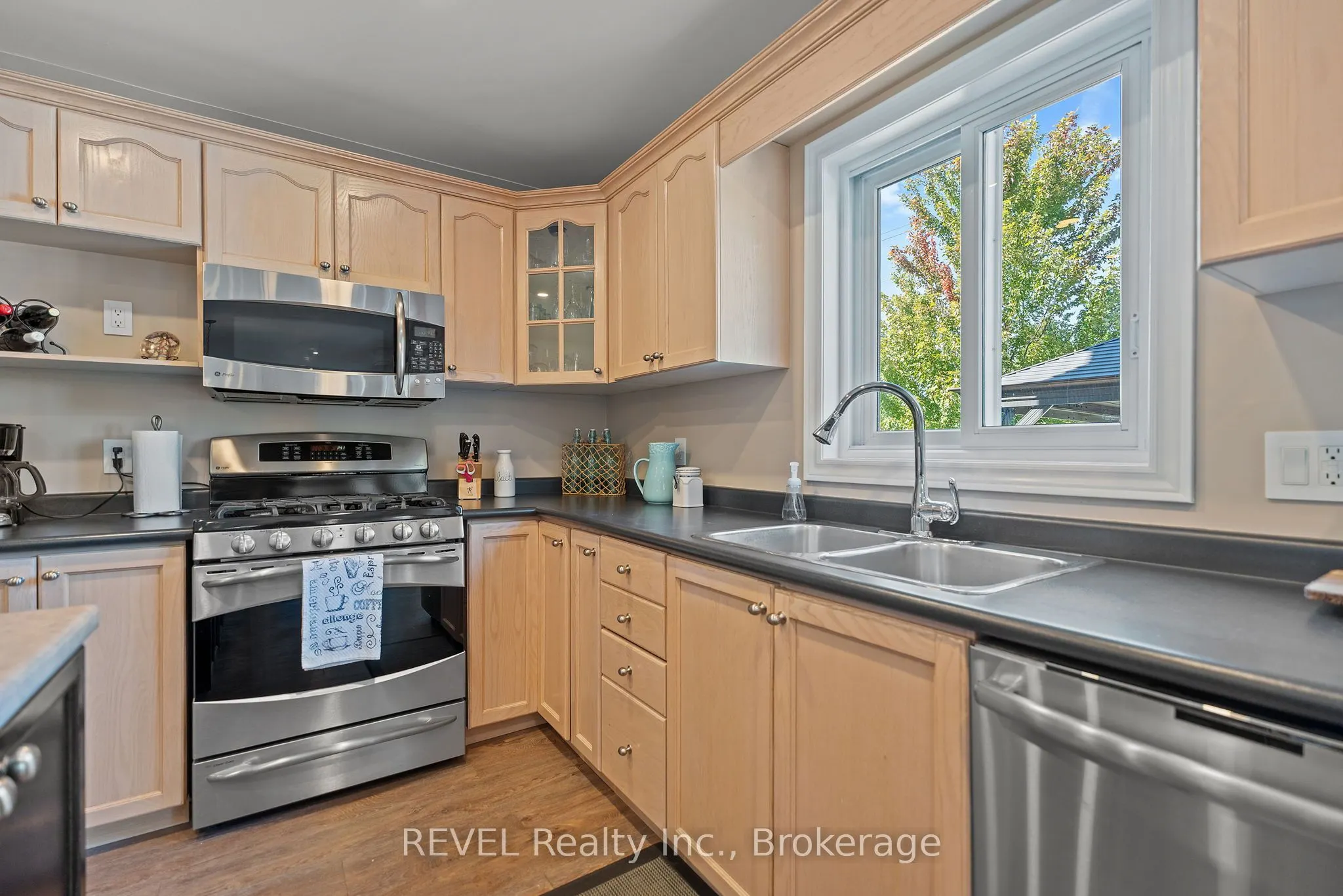 4491 DAWN Crescent