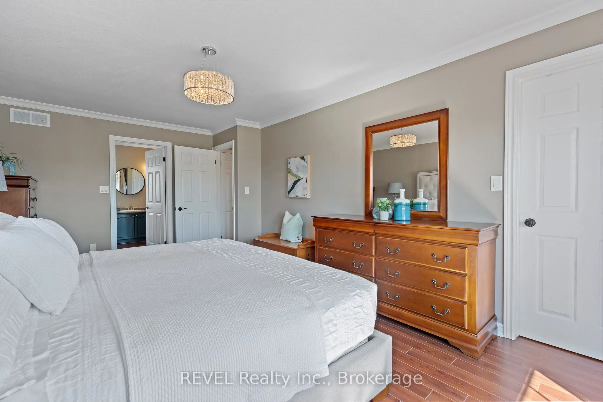 4491 DAWN Crescent