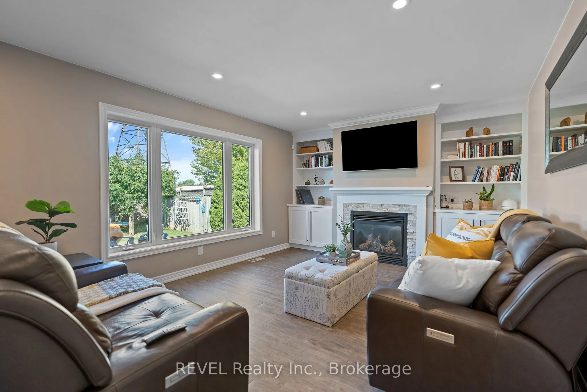 4491 DAWN Crescent