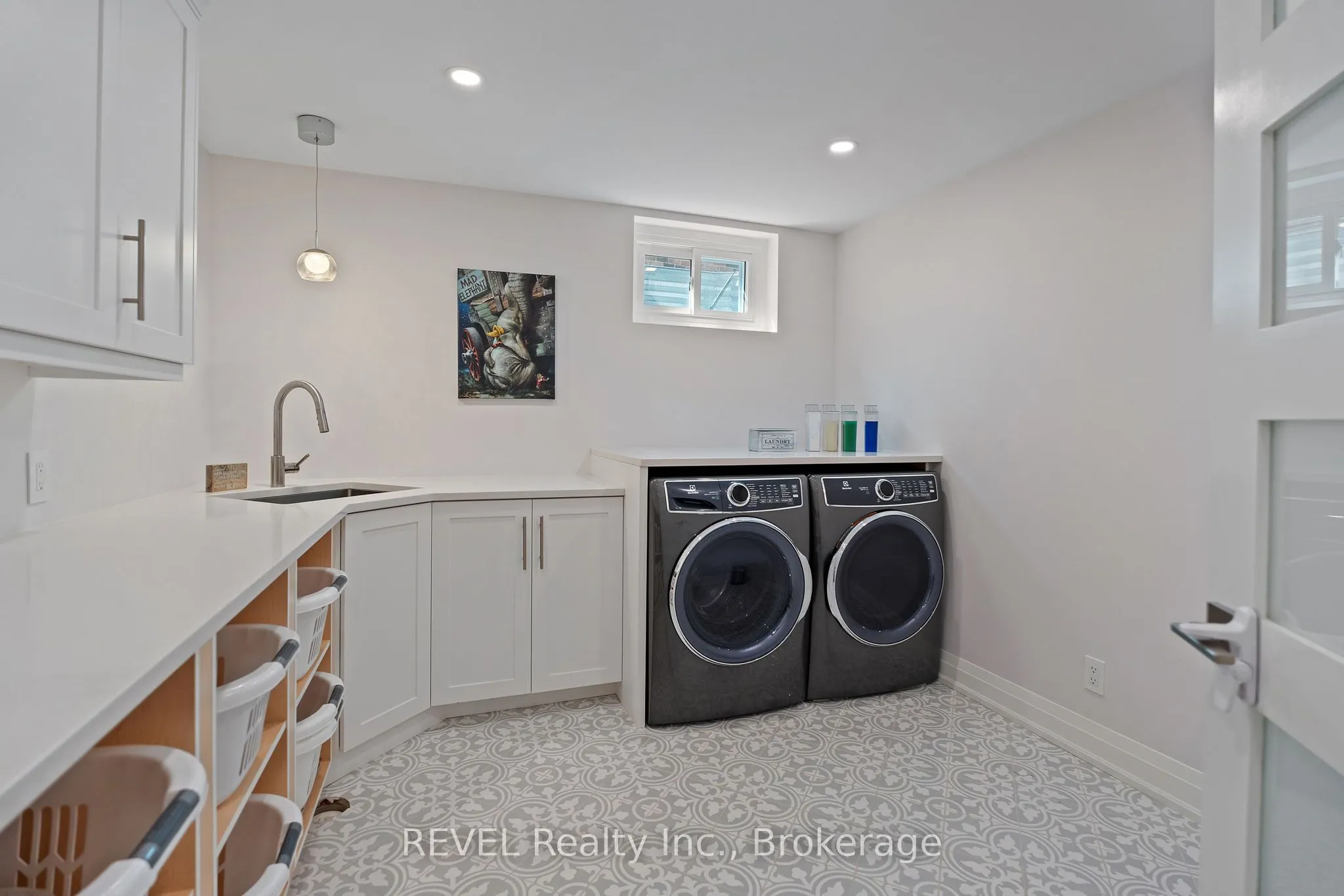 4491 DAWN Crescent