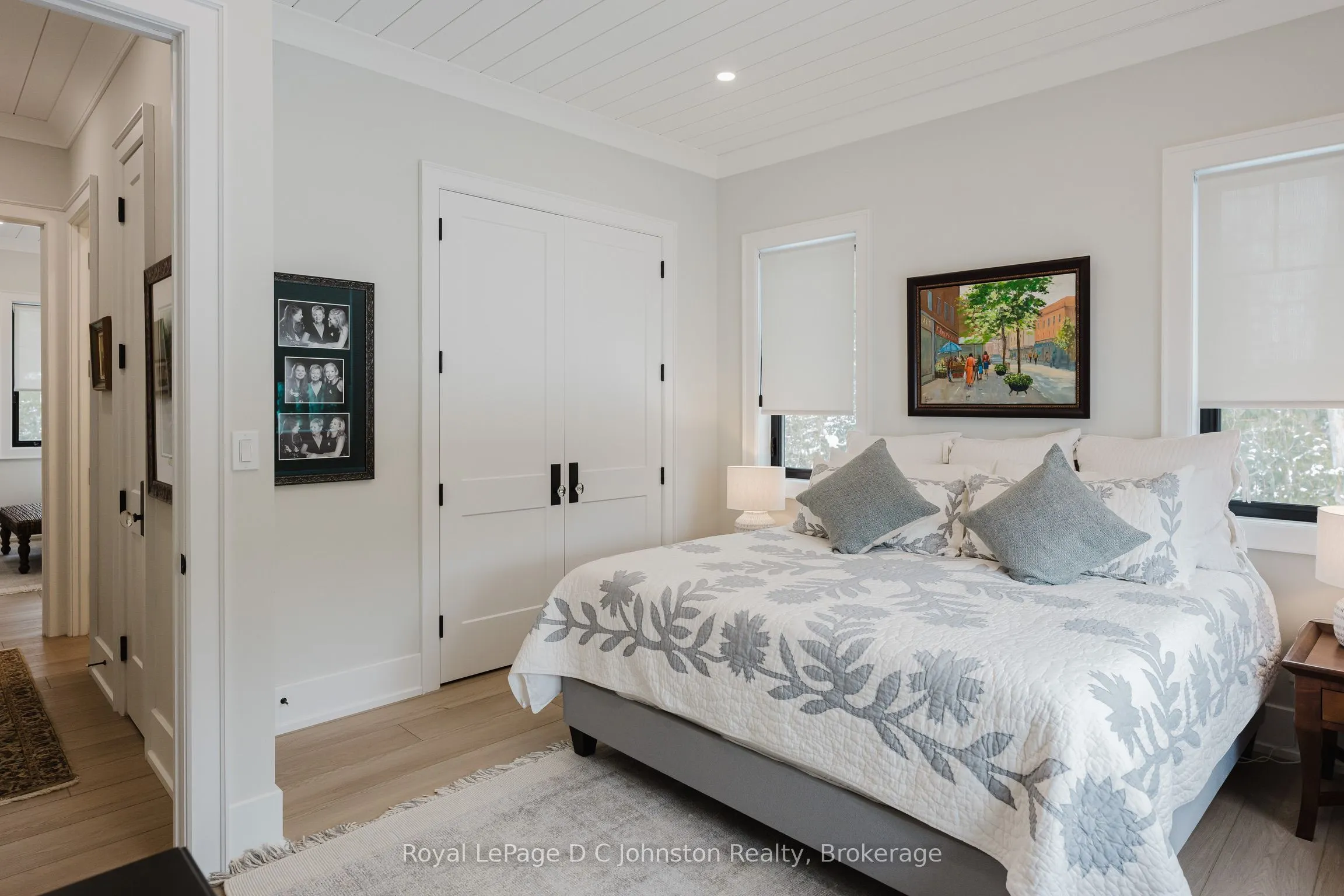 28 Lakeside Woods Crescent