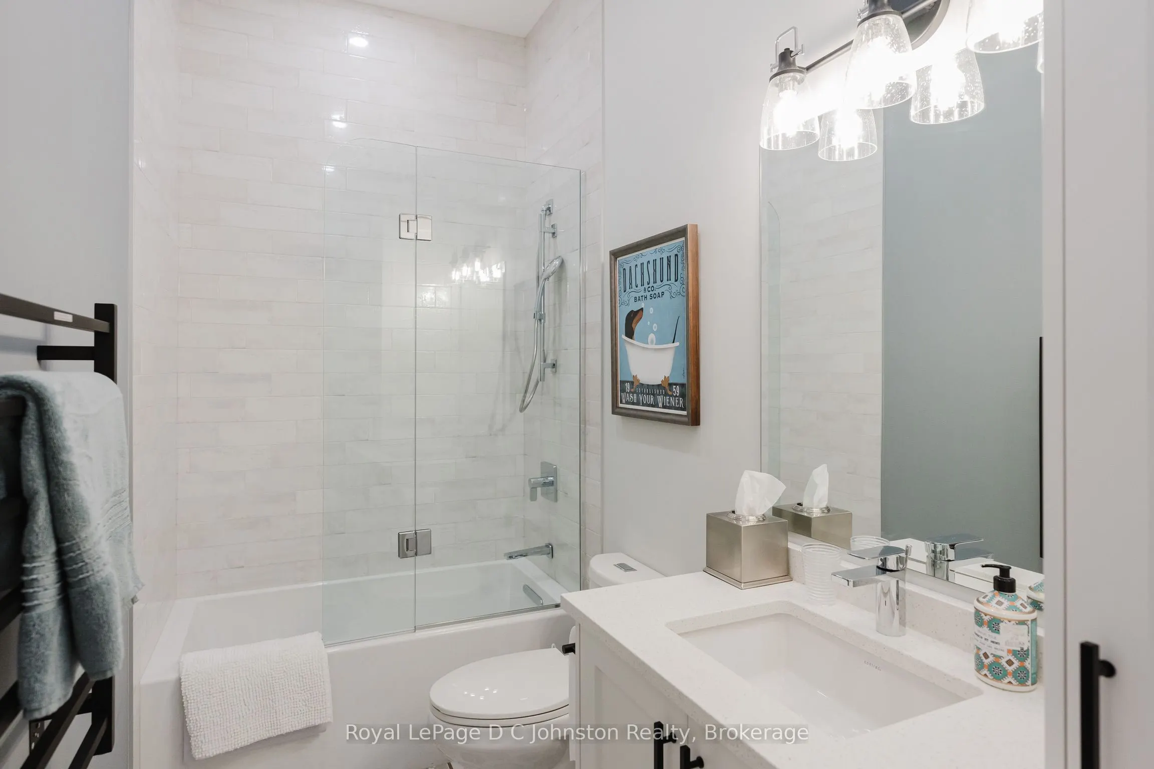 28 Lakeside Woods Crescent