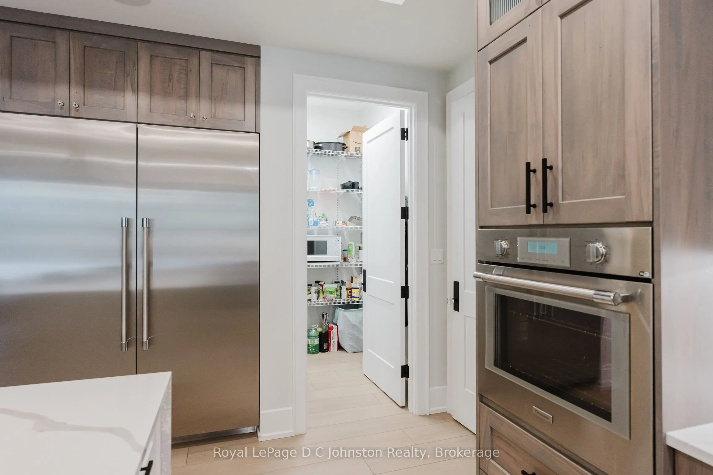 28 Lakeside Woods Crescent