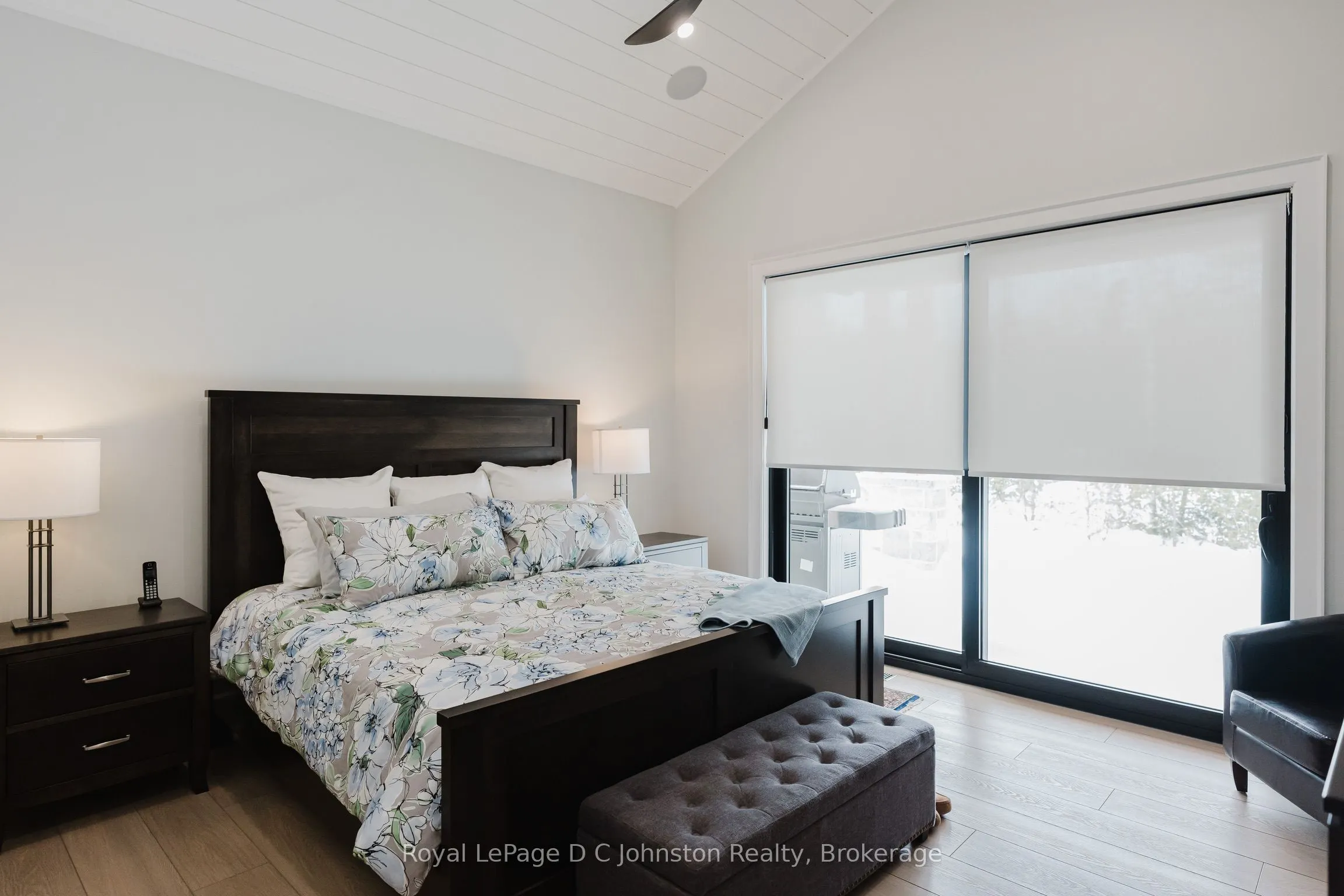 28 Lakeside Woods Crescent