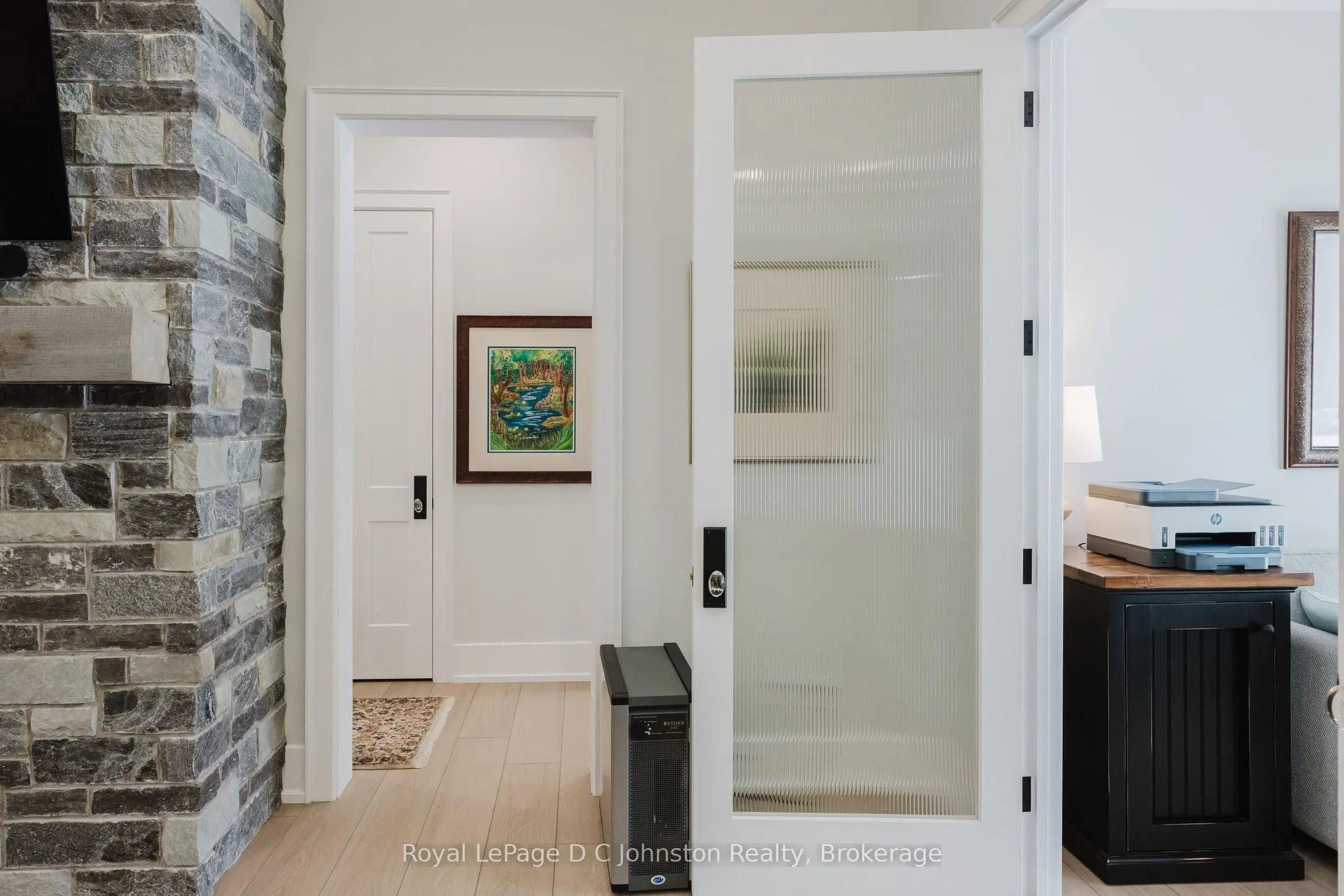 28 Lakeside Woods Crescent