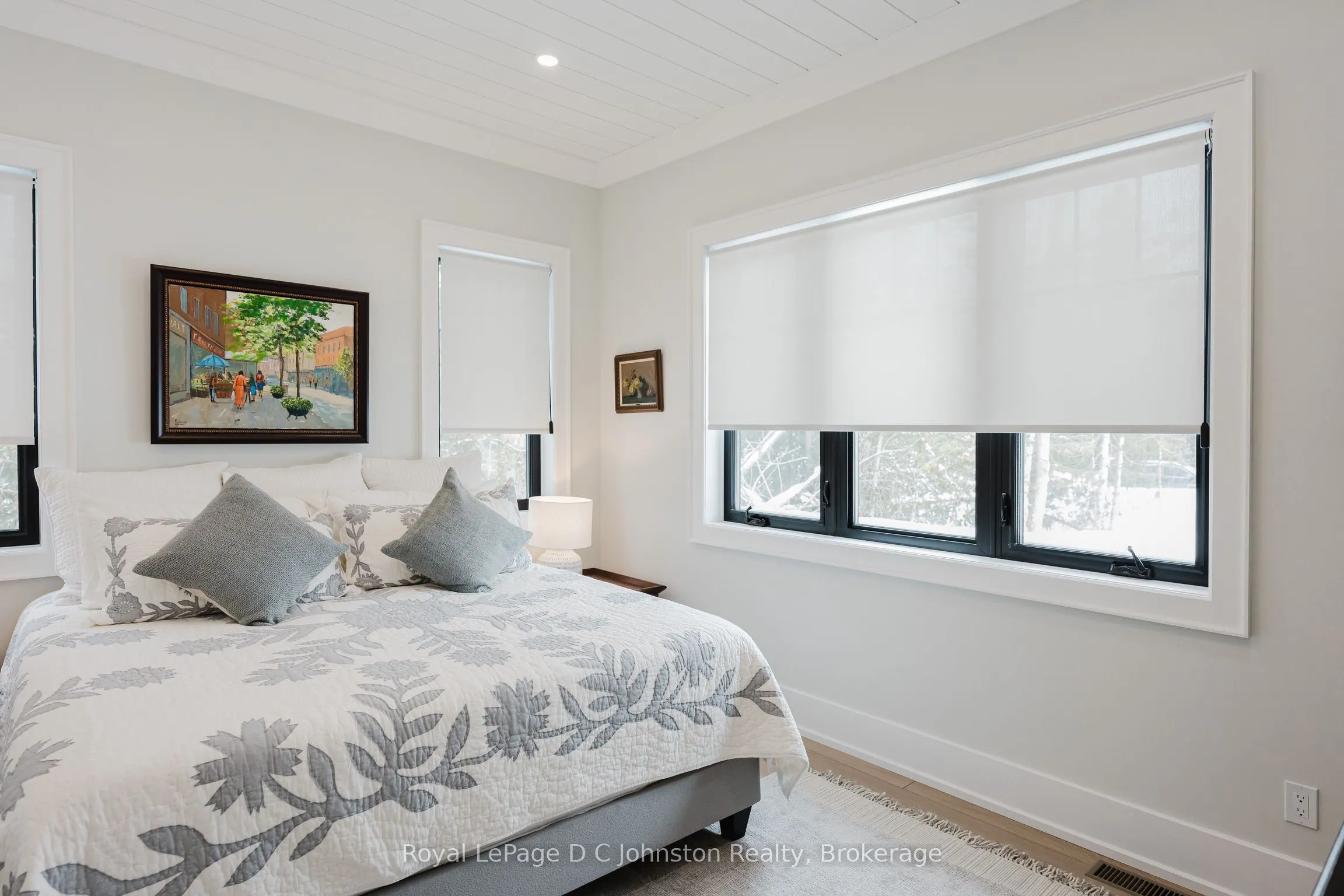 28 Lakeside Woods Crescent
