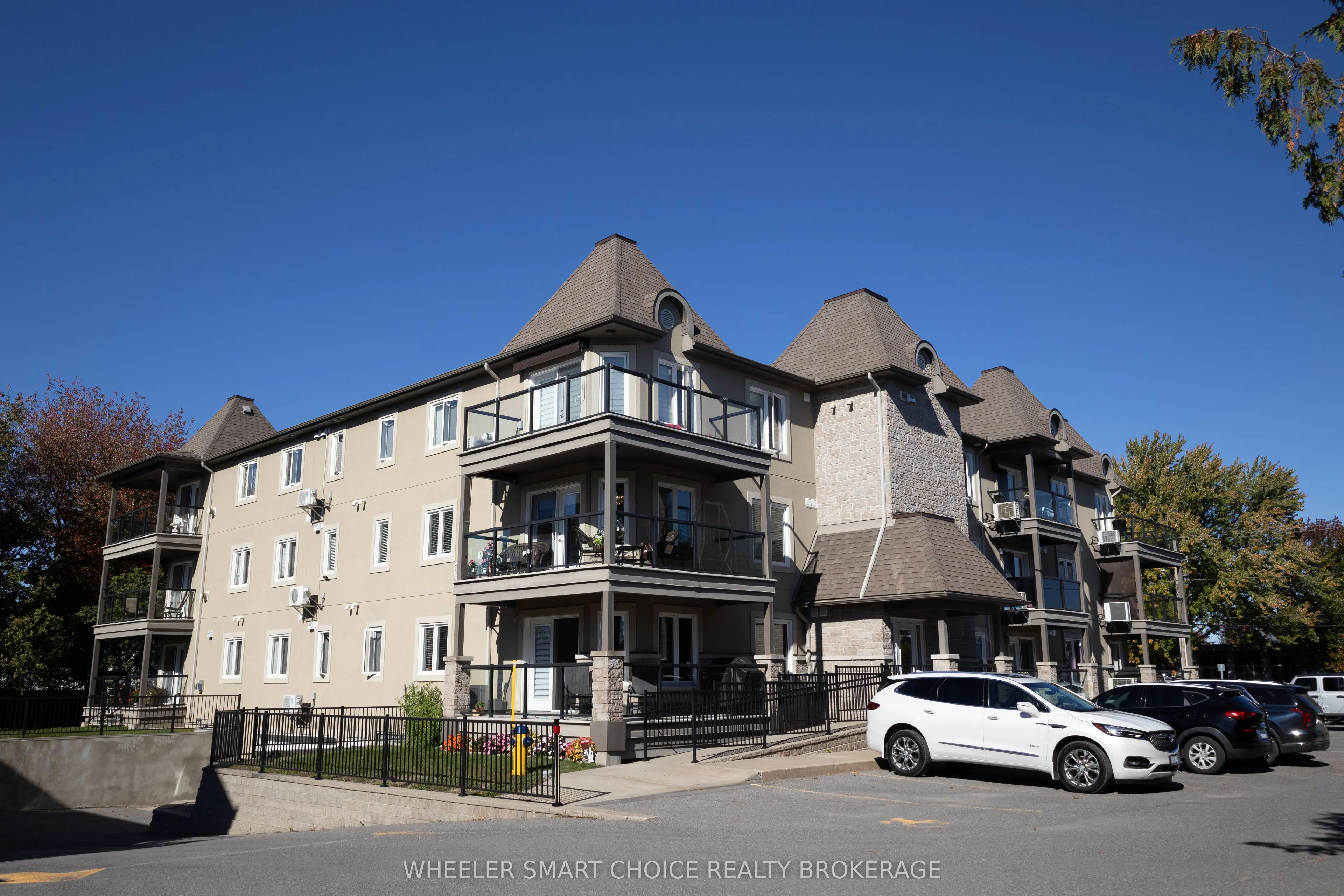 775 Brefeuf Street, #206