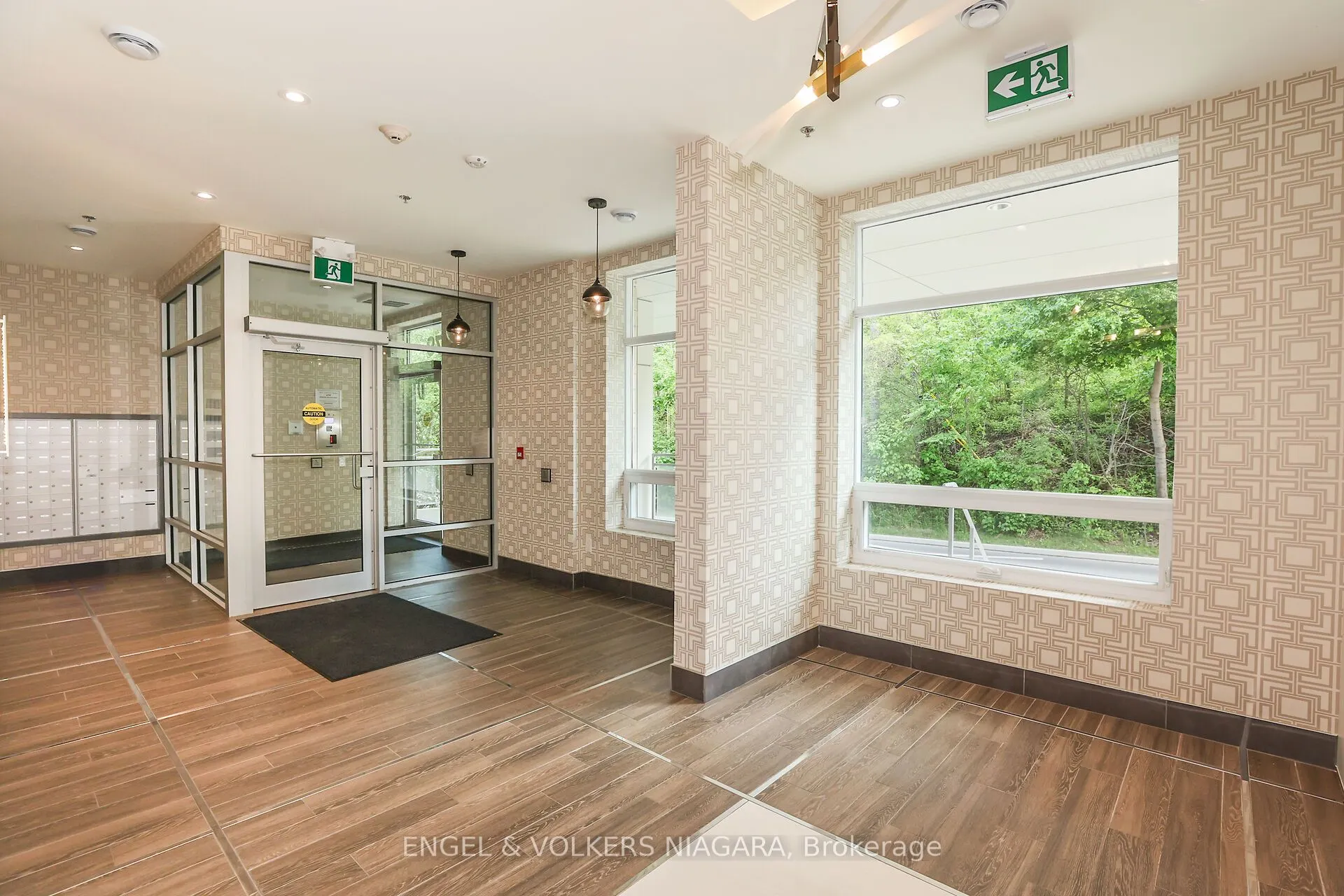 479 Charlton Avenue E, #106