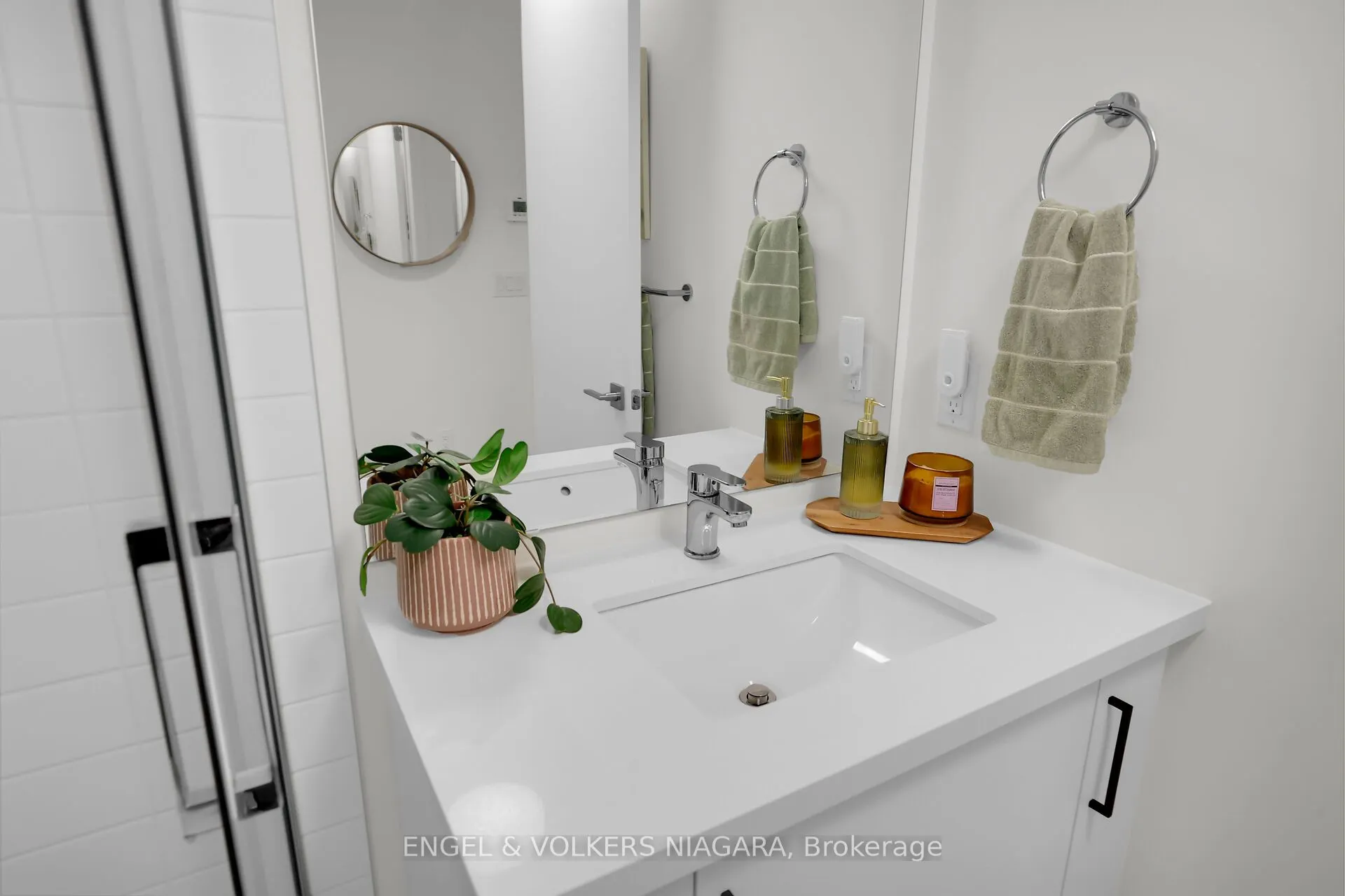 479 Charlton Avenue E, #106