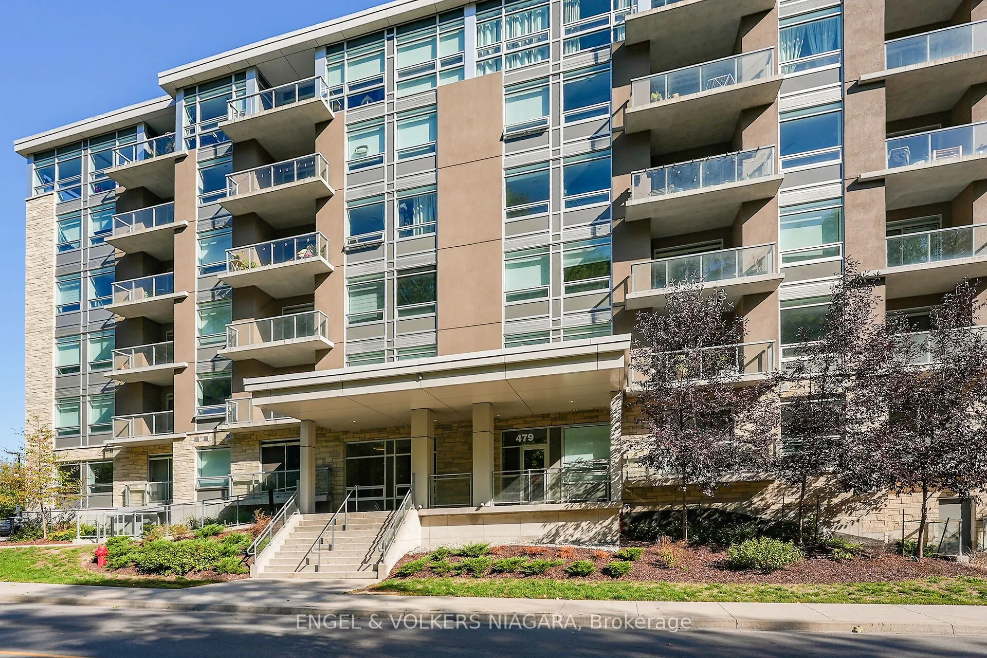 479 Charlton Avenue E, #106